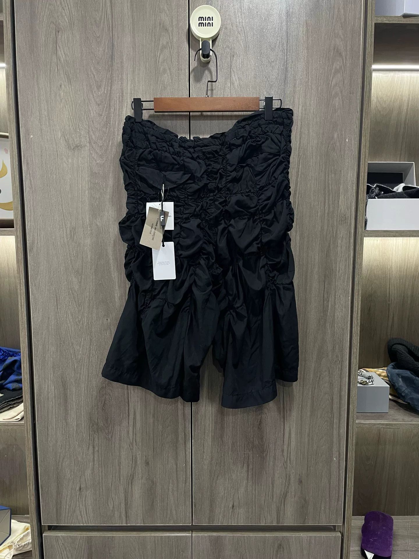 Comme des Garcons Comme des Garçons CDG Black Pleated Shorts Size 42" / US 20 - 1 Thumbnail