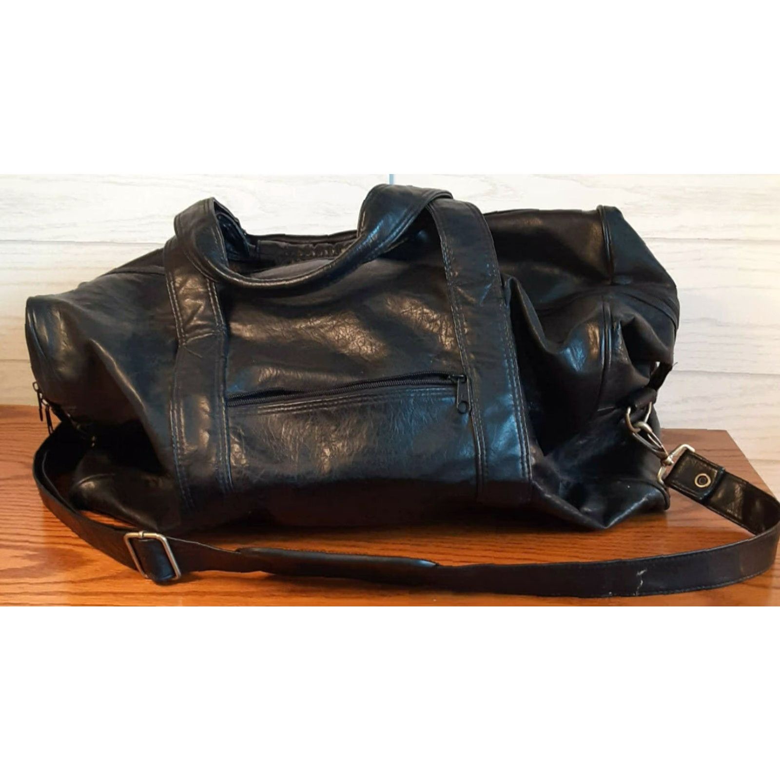 Vintage VINTAGE San Antonio Spurs Basketball Center Faux Leather Travel-Duffel Bag Size ONE SIZE - 6 Thumbnail