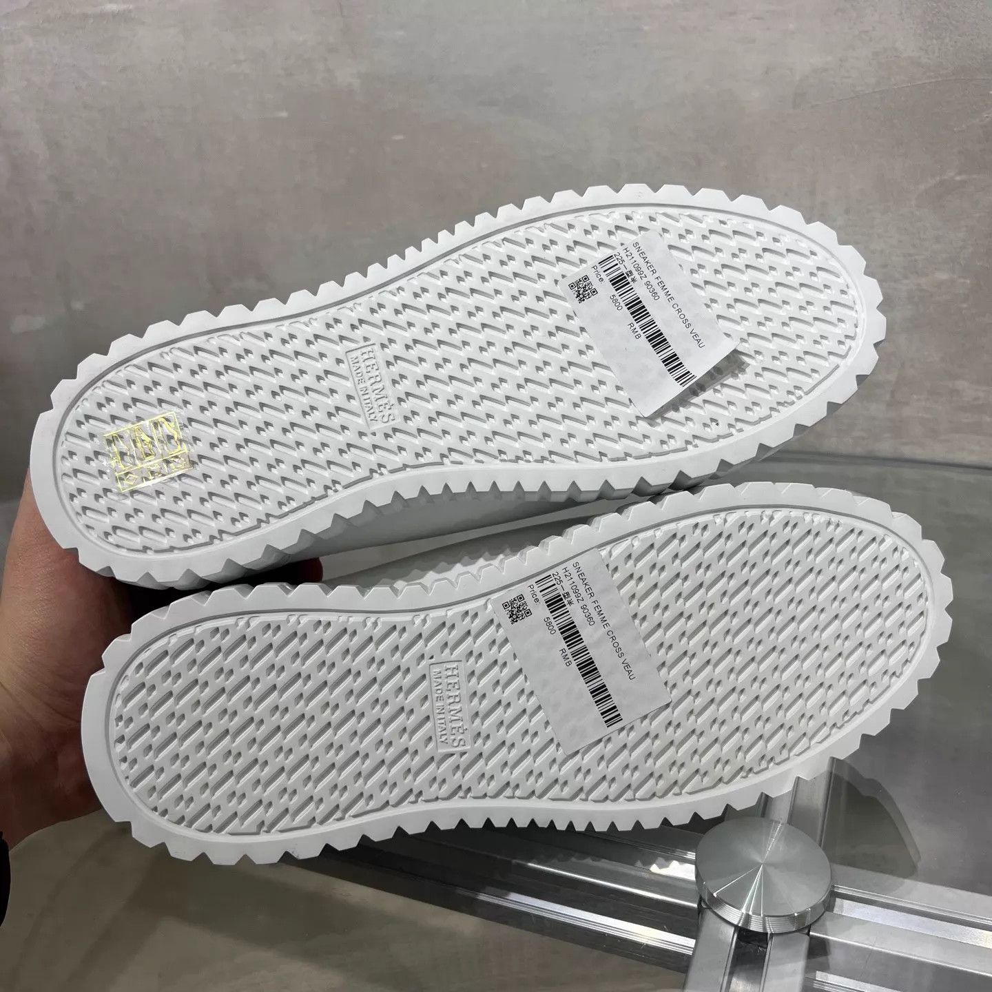 Hermes Hermes Biscuit Sneakers White 36 BNIB Size US 5.5 / IT 35.5 - 7 Thumbnail