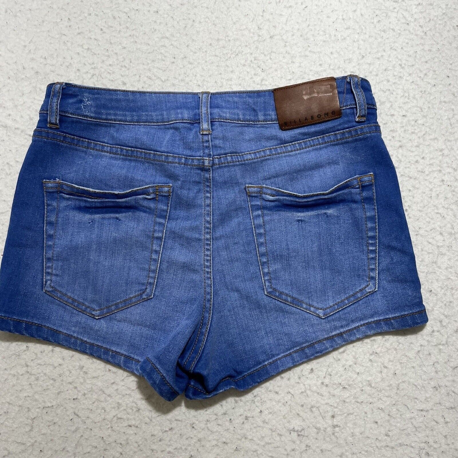 Billabong Billabong 27 Mid Rise Denim 2” Inseam Jean Shorts Blue Size 27" / US 4 / IT 40 - 4 Thumbnail