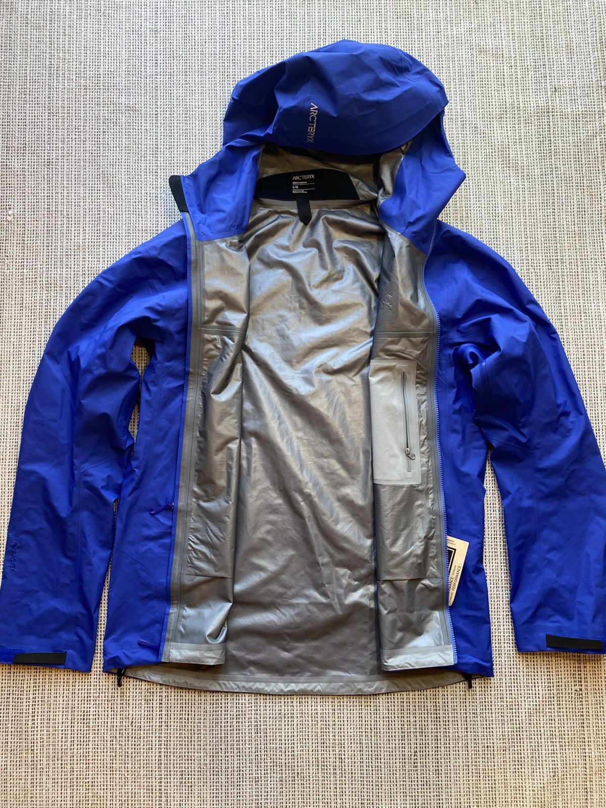 Arc'teryx Arc’teryx Beta SL Jacket Men's Vitality II Size US L / EU 52-54 / 3 - 10 Thumbnail