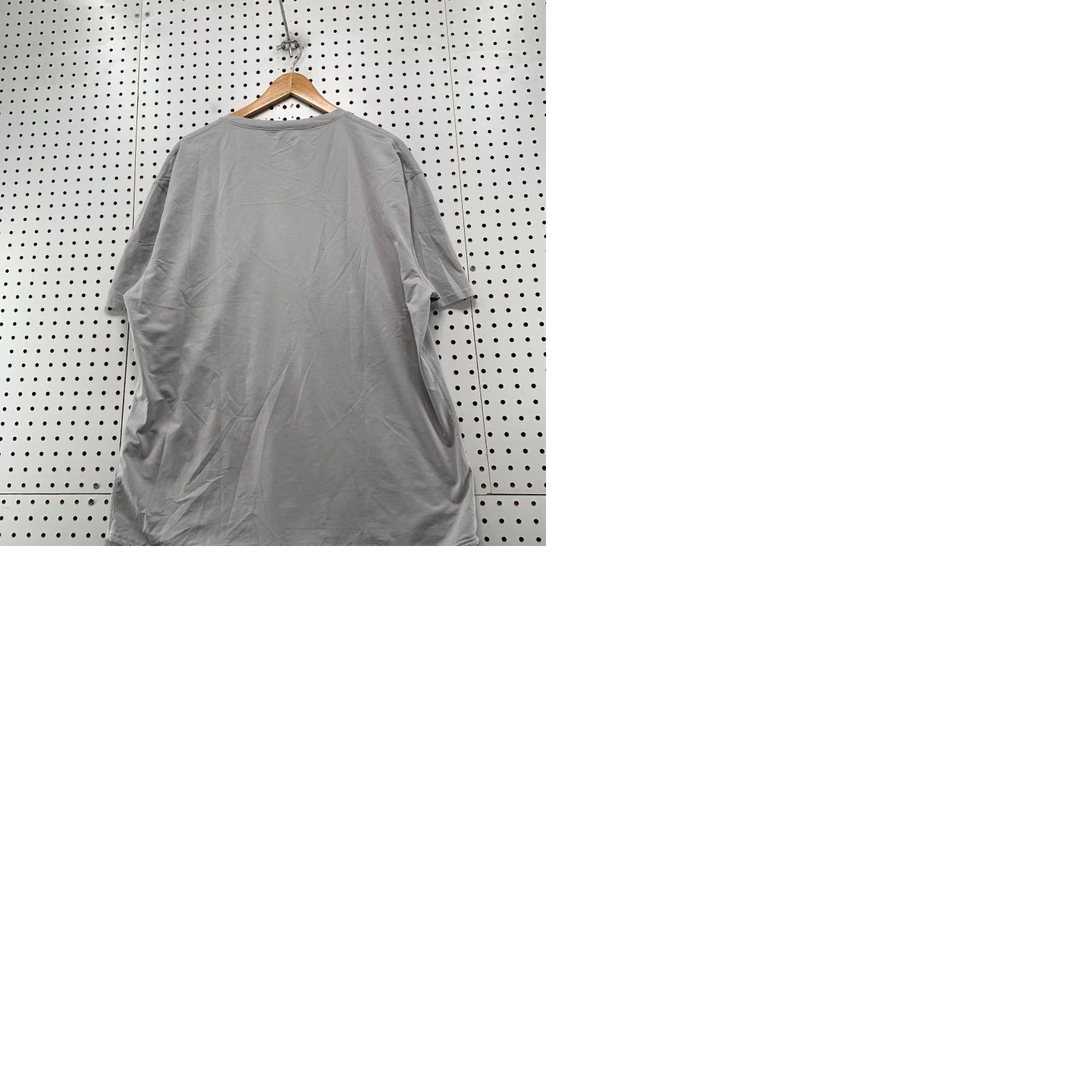 Vintage BYLT Lux T Shirt Mens 2XL Gray Drop Cut Short Sleeve Active V Neck Size US XXL / EU 58 / 5 - 9 Thumbnail