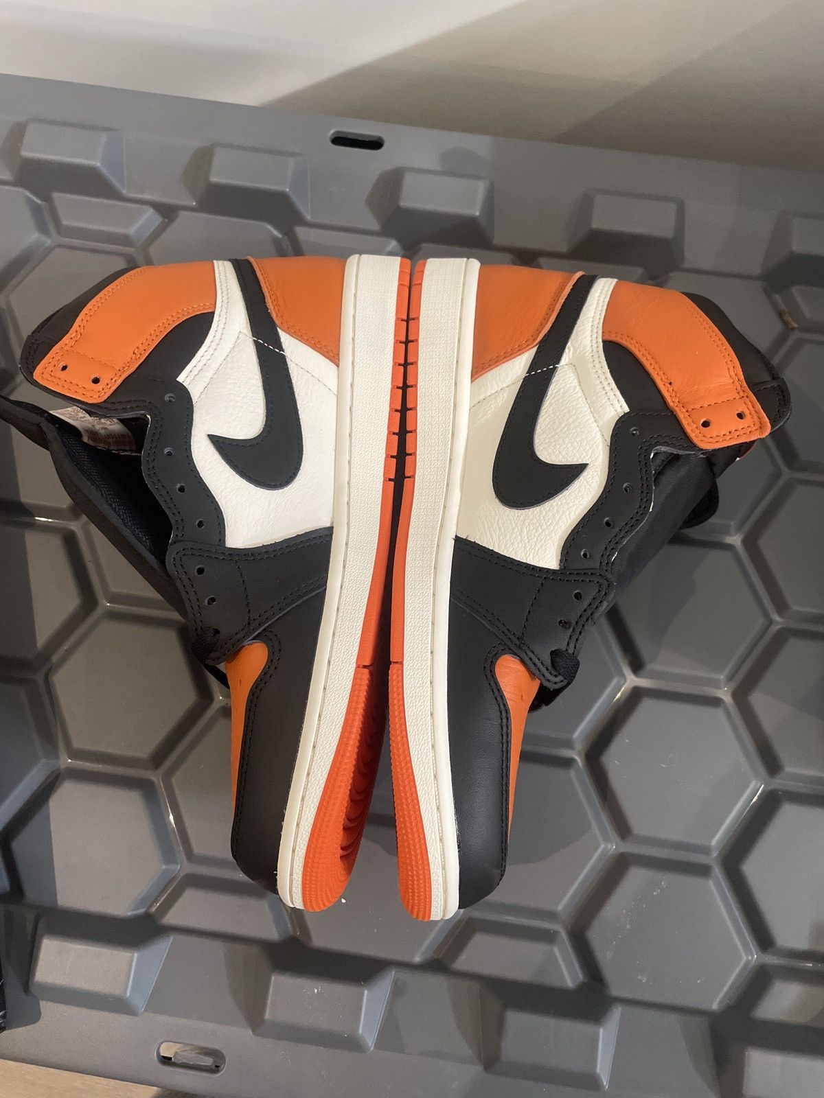 Jordan Brand Jordan 1 Shattered Backboard Size 10 Size US 10 / EU 43 - 6 Thumbnail