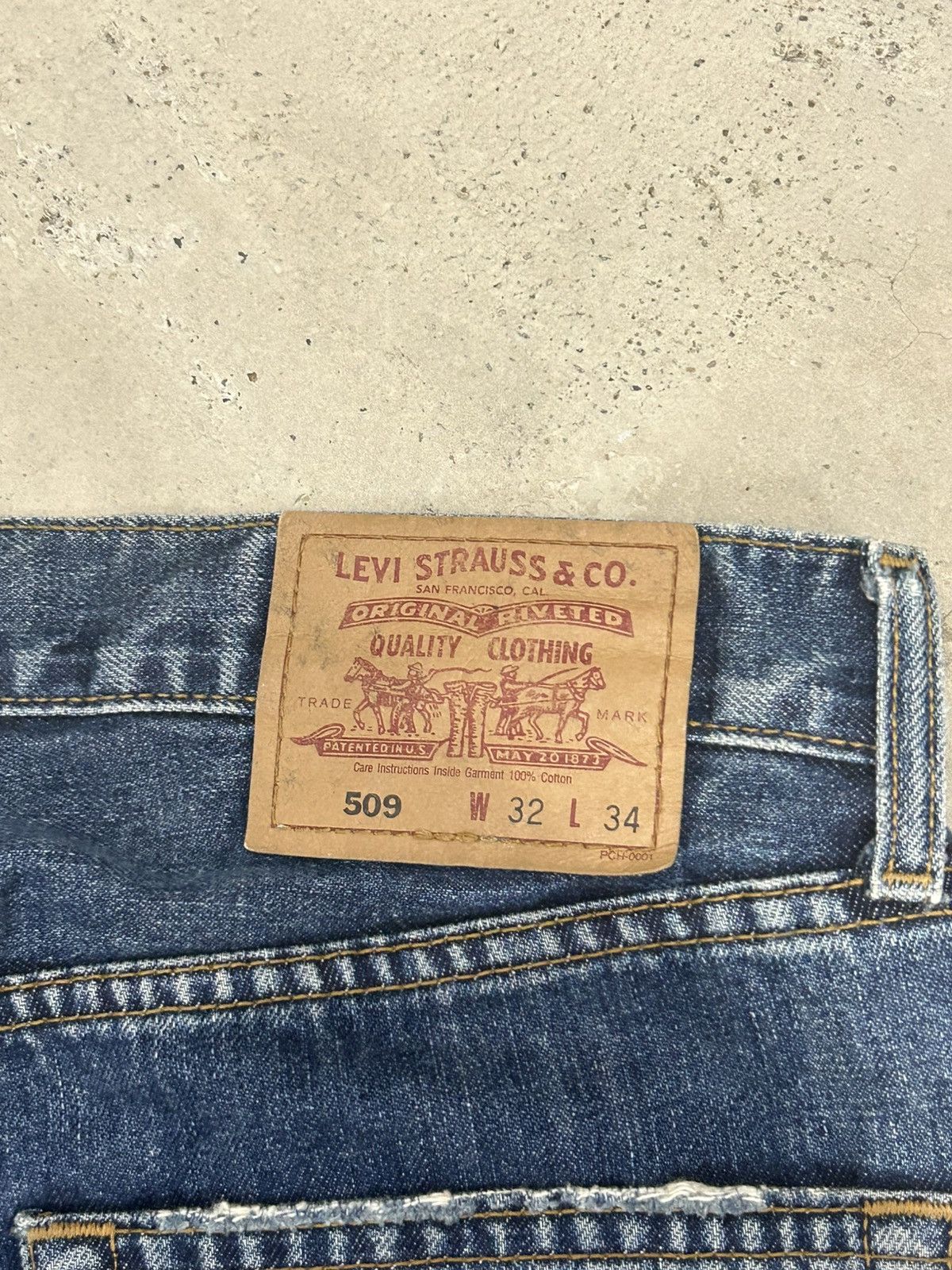 Levi's Vintage Clothing Levis 509 button fly distressed baggy Size US 31 - 12 Thumbnail
