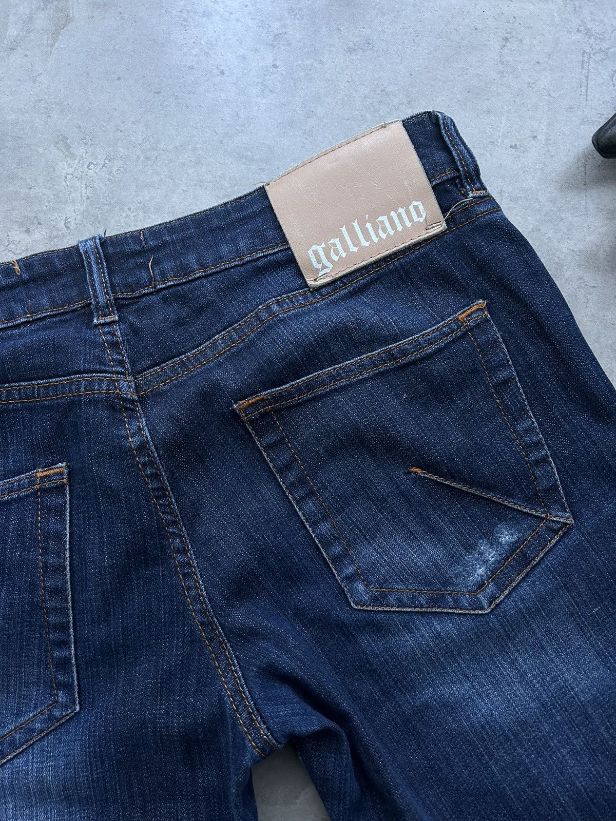 John Galliano × Vintage Galliano flared washed jeans Y2K vintage Size 28" / US 6 / IT 42 - 16 Thumbnail