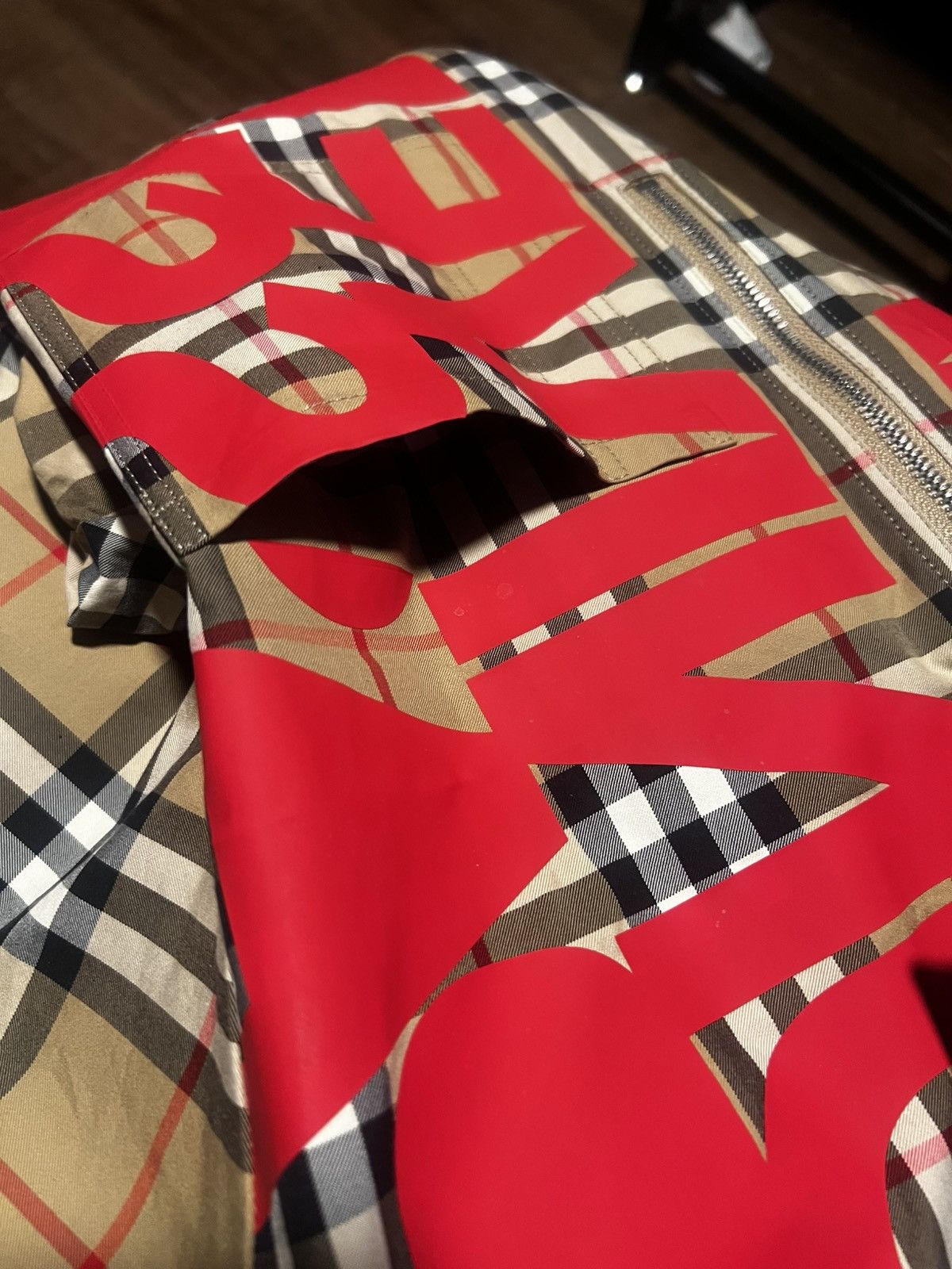 Burberry Burberry x Universal Passport Paris Fashion Week Size US L / EU 52-54 / 3 - 11 Thumbnail