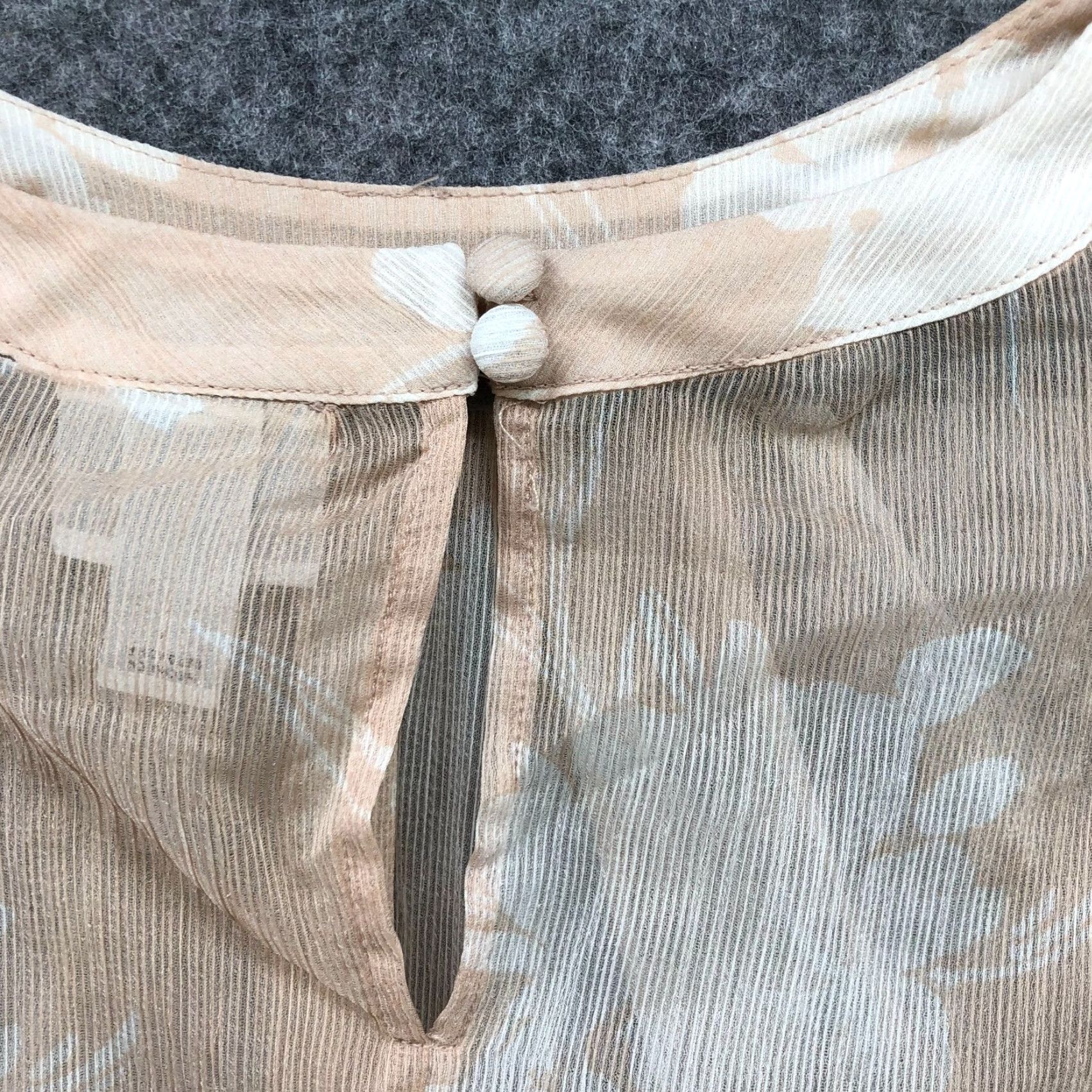 Vintage Ava & Viv Short Sleeve Blouse Womens 4X Chiffon Sheer Beige Cream Flutter Sleeve Size XXL / US 16-18 / IT 52-54 - 5 Thumbnail