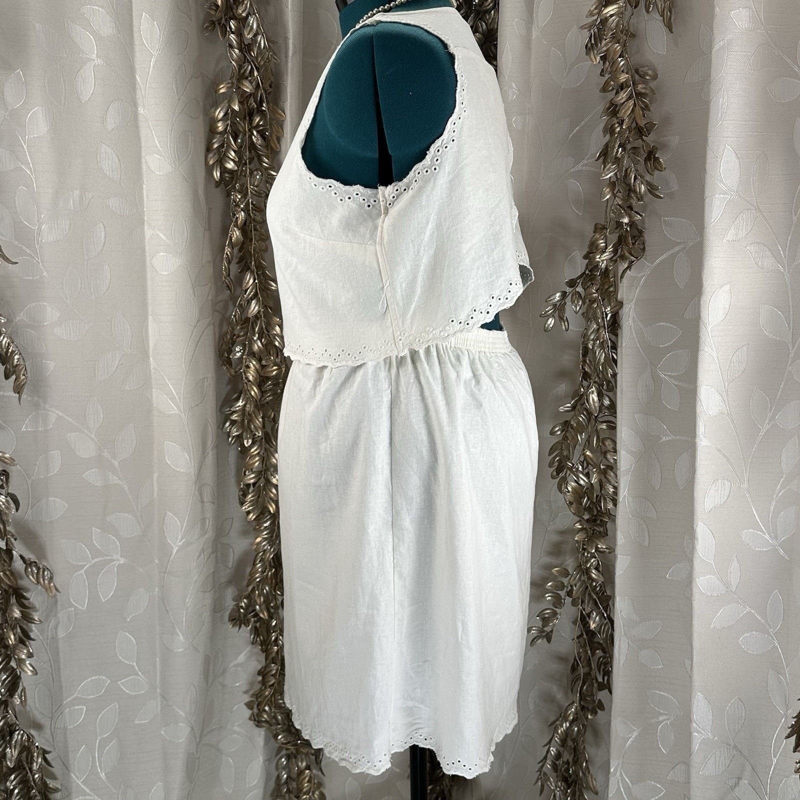 Loft LOFT White Eyelet Linen Dress Size 14 Sleeveless open back Size XL / US 12-14 / IT 48-50 - 4 Thumbnail