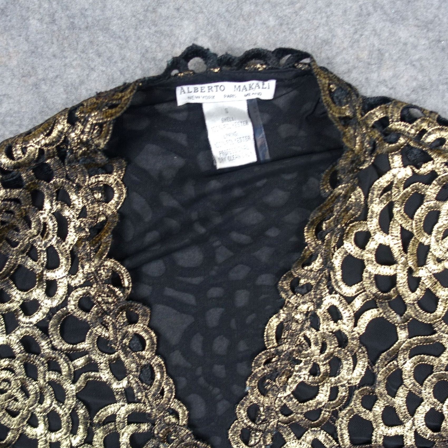 Vintage VINTAGE Alberto Makali Blouse Shirt Cropped Womens Small Gold Applique Geometric Pattern Short Sleeve Lined All Seasons Size S / US 4 / IT 40 - 3 Thumbnail