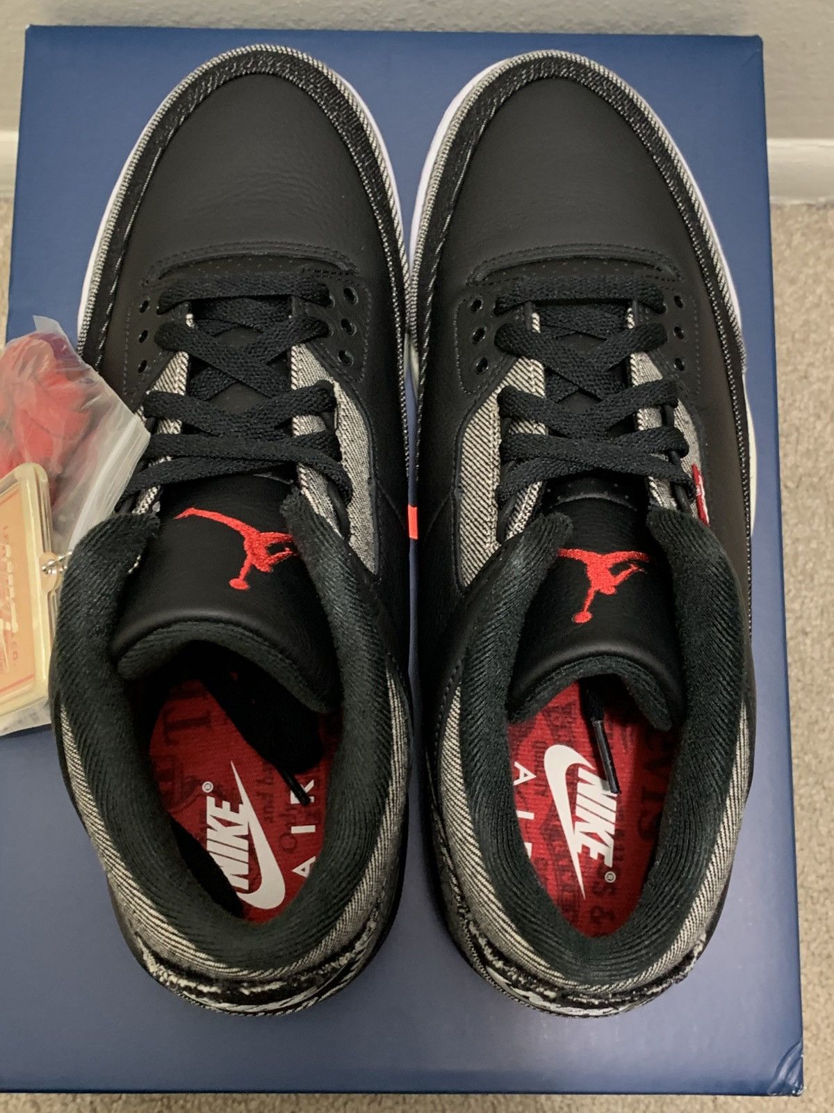 Jordan Brand × Levi's Jordan Retro 3 Levi’s Black Size 10.5 Style #IR0914-400 Size US 10.5 / EU 43-44 - 5 Thumbnail