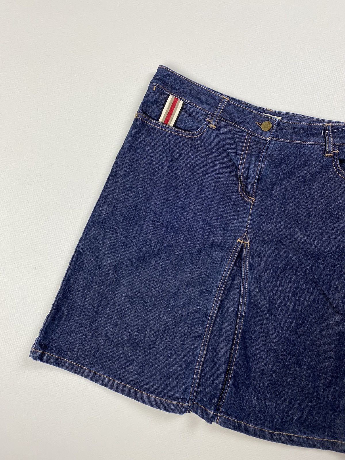 Burberry × Vintage Y2K Burberry ladies denim skirt size US 4 IT 38 Size 27" / US 4 / IT 40 - 5 Thumbnail
