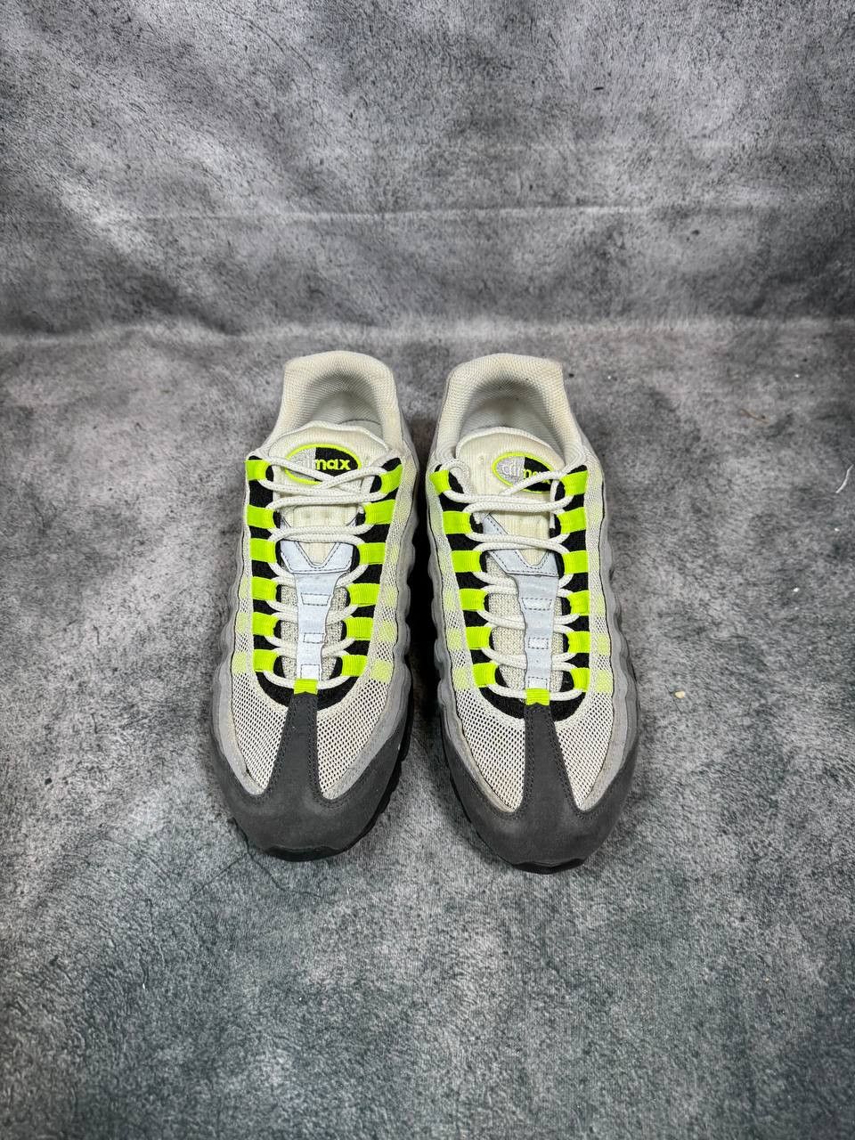 Nike Size 8.5 | Nike Air Max 95 Neon No Box | Pre-Owned Size US 8.5 / EU 41-42 - 2 Thumbnail