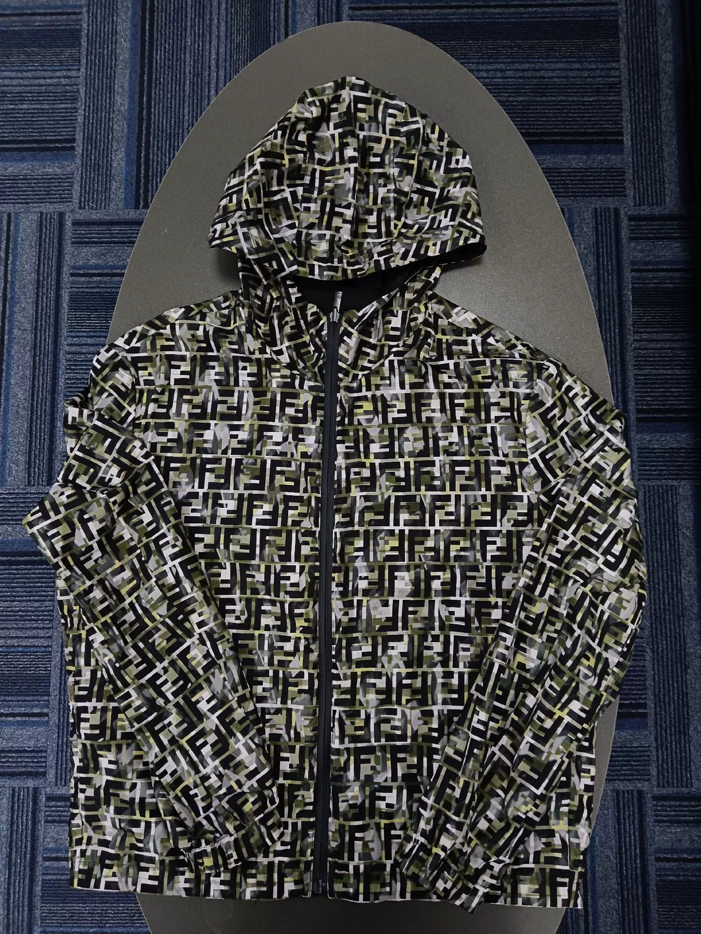Fendi Fendi Double-Sided Logo Coat in Black Size US L / EU 52-54 / 3 - 1 Thumbnail