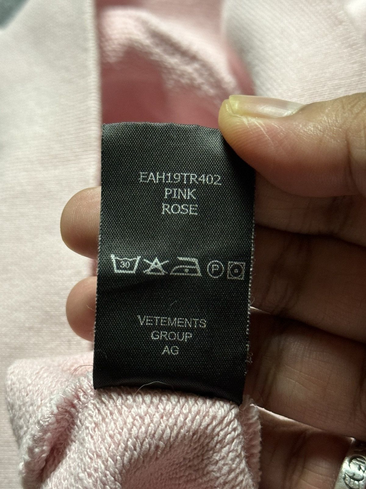 Vetements Vetements - Limited Edition 2018 Pink Unicorn Hoodie Size US M / EU 48-50 / 2 - 11 Thumbnail