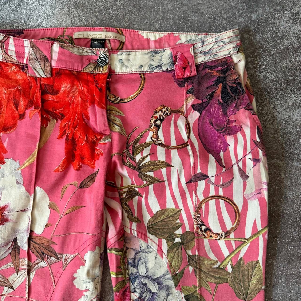 Roberto Cavalli Roberto Cavalli Multicolour Floral Y2K Capri Pants Size 28" / US 6 / IT 42 - 5 Thumbnail