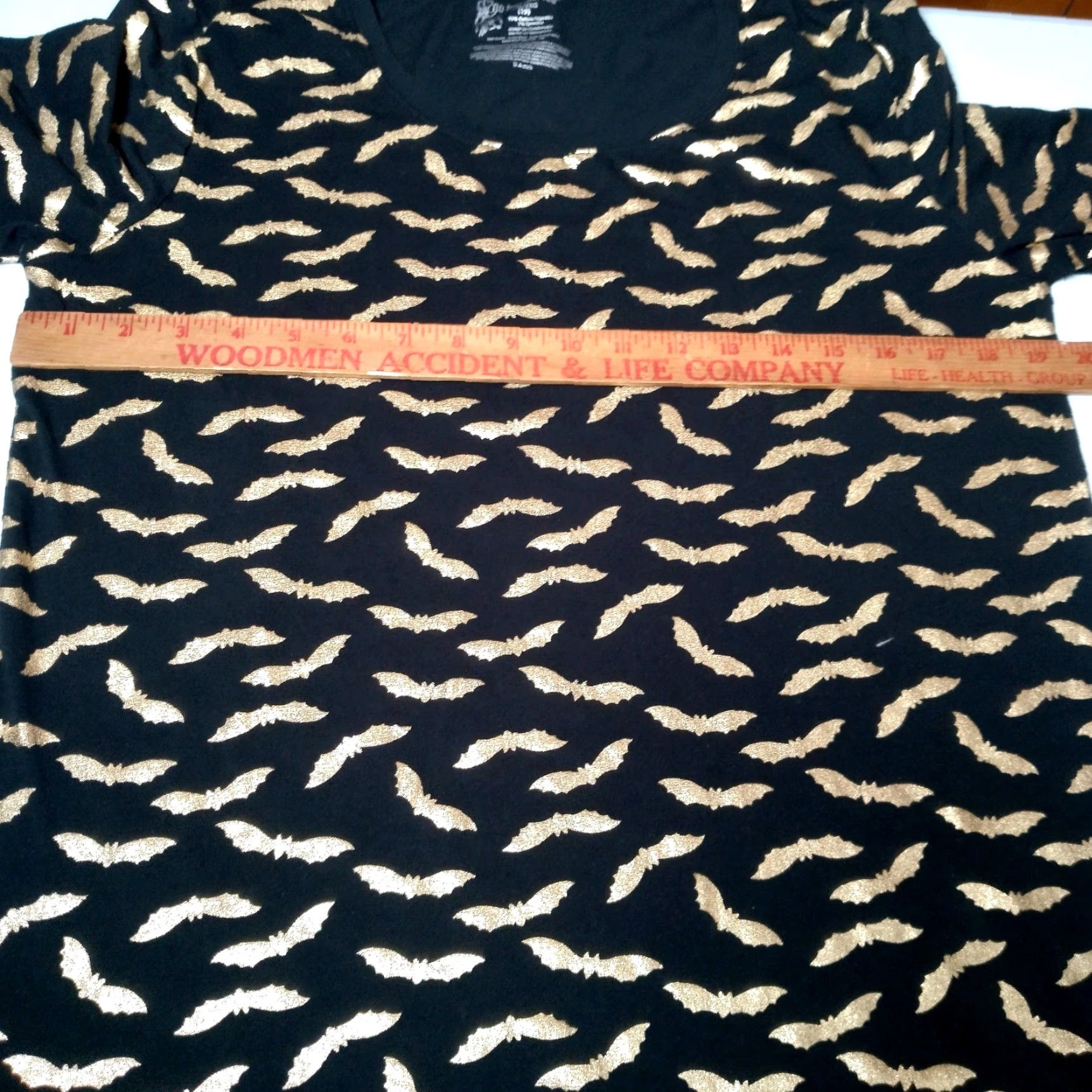 Vintage No Boundaries Bat Shirt Juniors XXL Black Gold Animal Print Graphic T-Shirt Halloween Womens Size XXL / US 16-18 / IT 52-54 - 4 Thumbnail