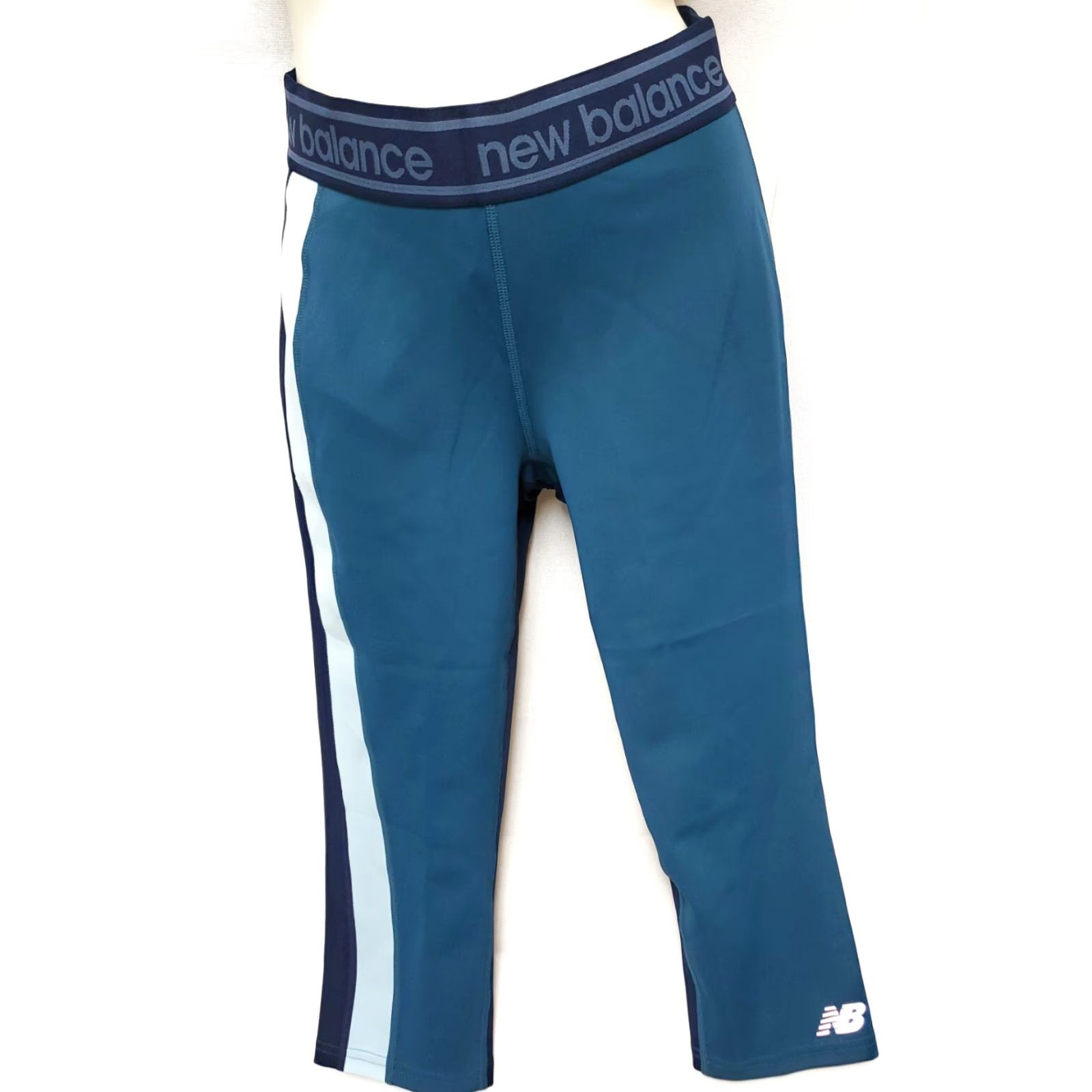 New Balance Womens New Balance WP91133 NOS Accelerate Mid Rise Capri Tight Workout Pants - Navy/Slate Blue, XS?S? (adjusted) Size 28" / US 6 / IT 42 - 2 Thumbnail