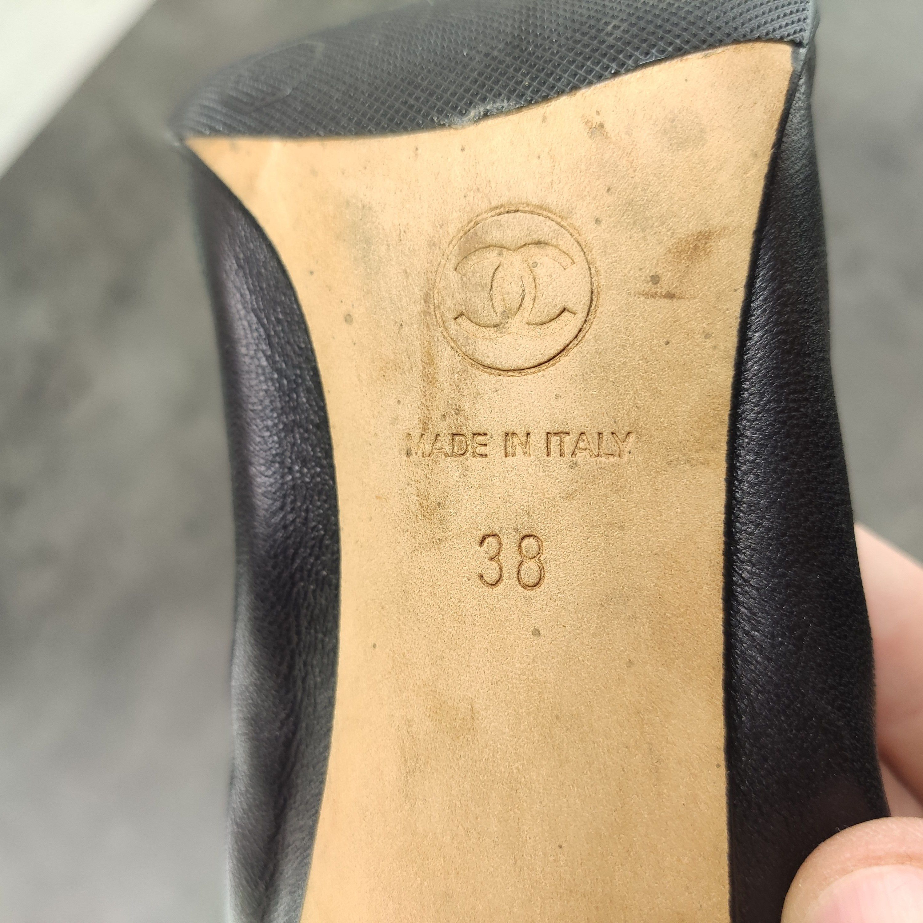 Chanel Chanel black leather patent toe heels Size US 8 / IT 38 - 11 Thumbnail