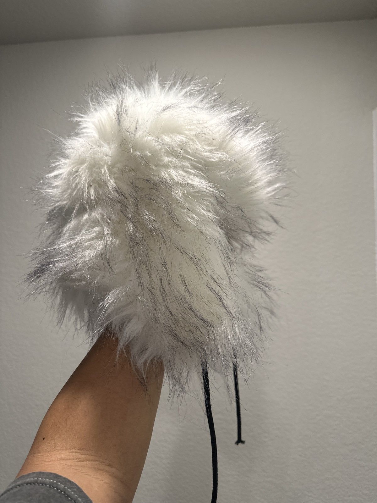 Other White Fur Hat Size ONE SIZE - 2 Thumbnail