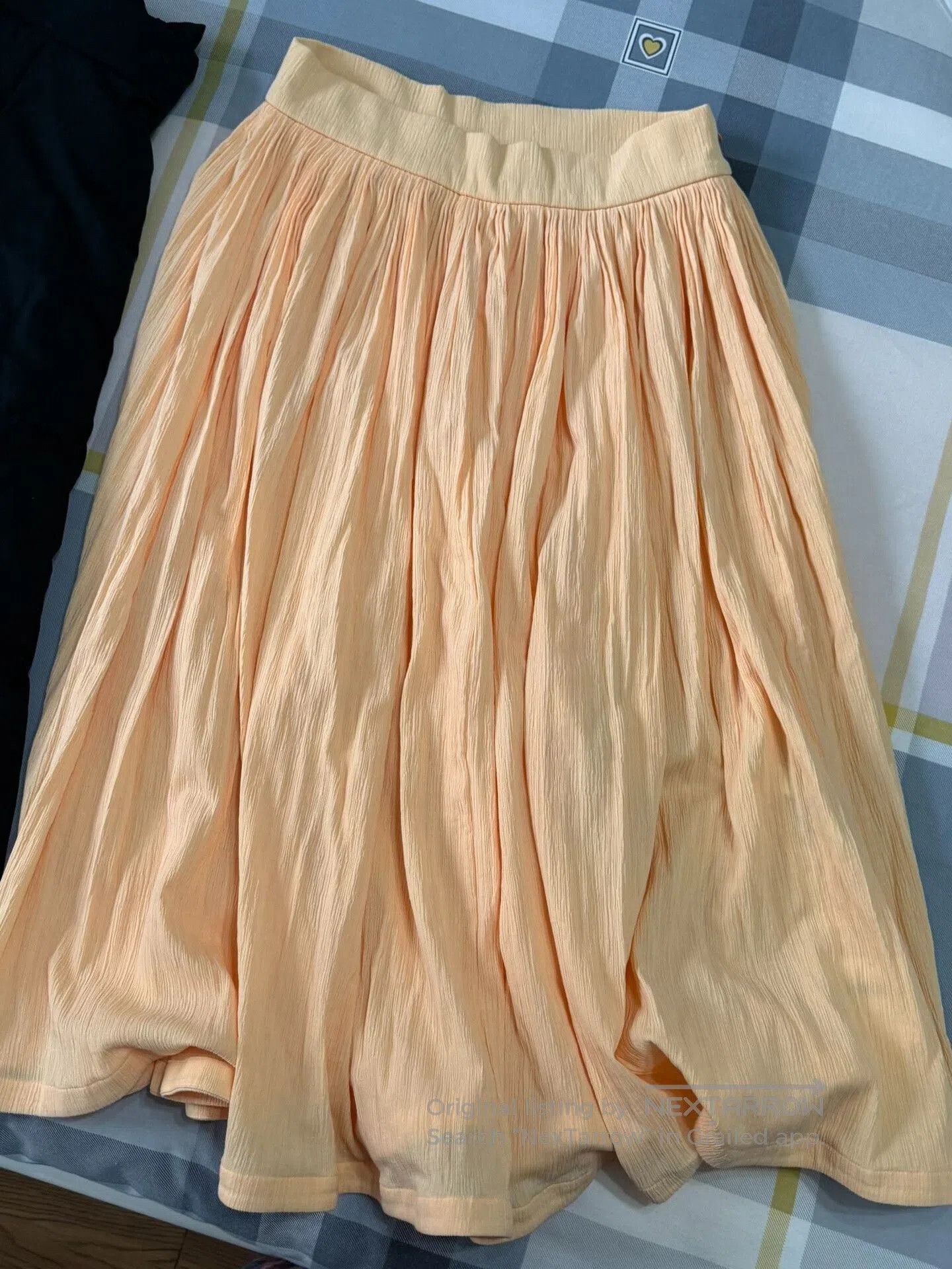 Jil Sander Jil Sander Pleated Midi Skirt in Peach. Size 25" / US 0 / IT 36 - 2 Thumbnail