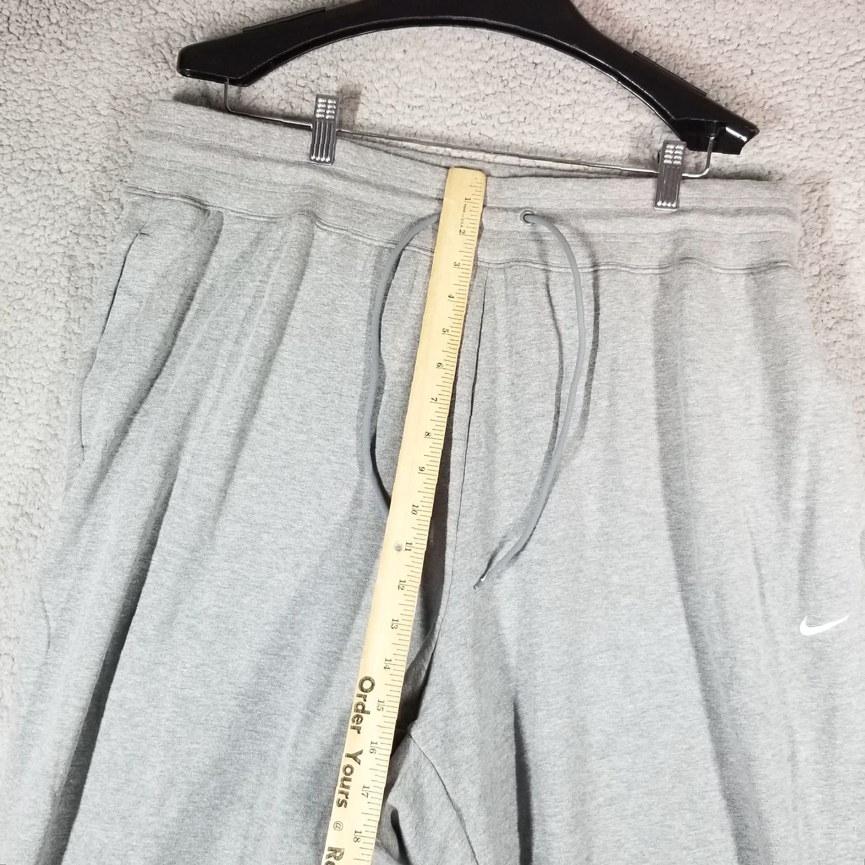 Nike Nike Joggers Woman 2X Standard Fit High Rise 7/8 Length Sweatpants FB5436 NEW • Size 40" / US 18 - 6 Thumbnail
