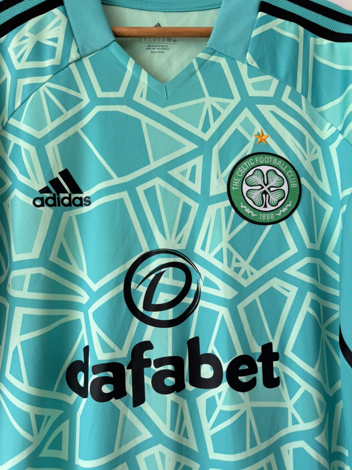 Adidas Celtic 2022-2023 Soccer Goalkeeper Jersey Adidas Shirt Kit Size US L / EU 52-54 / 3 - 6 Thumbnail