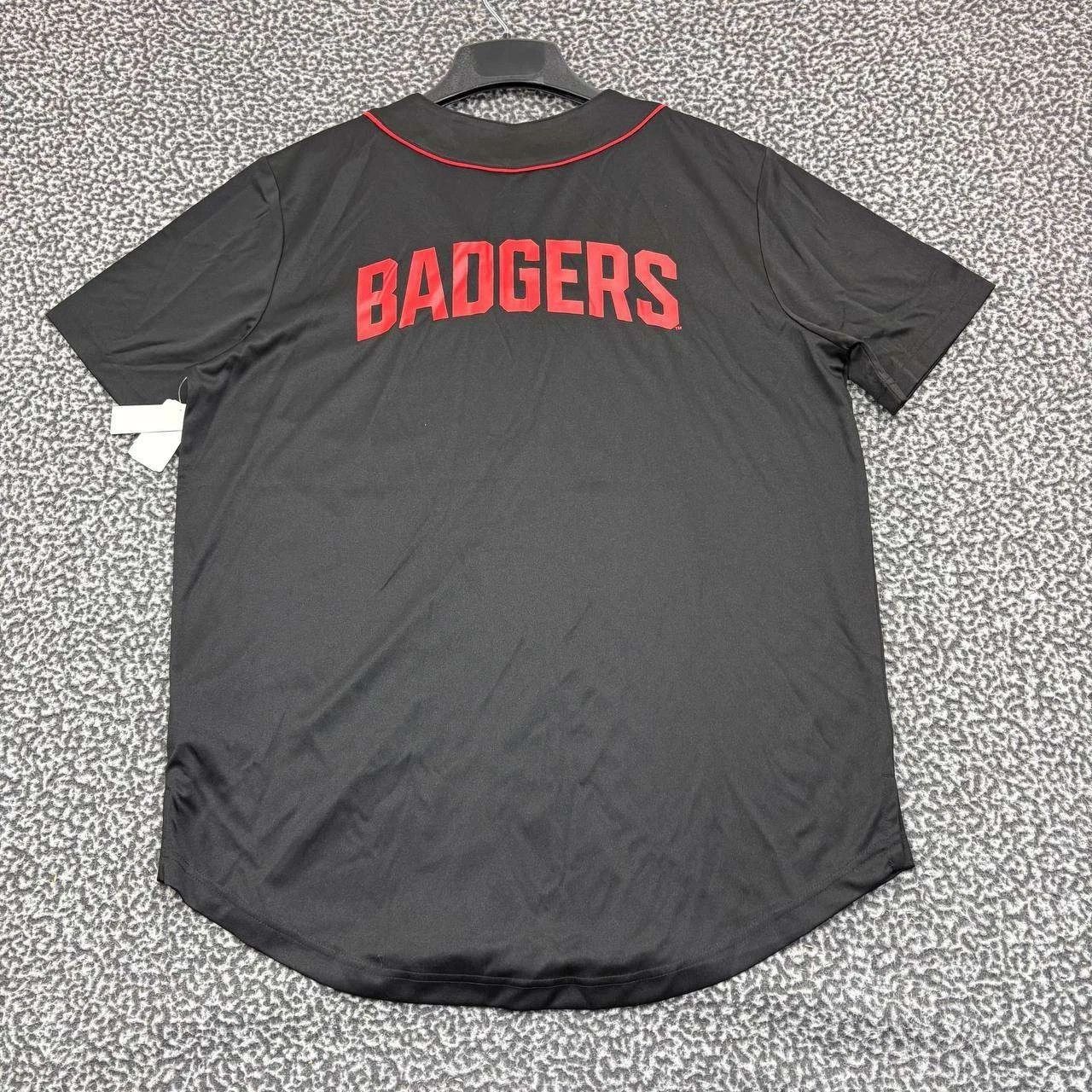Other Wisconsin Badgers Jersey Shirt Men Button Up Short Sleeve L Size US L / EU 52-54 / 3 - 2 Thumbnail