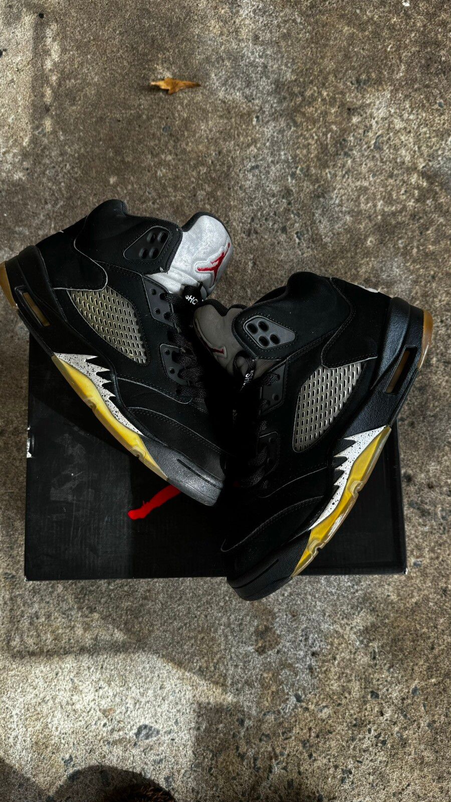 Pre-owned Jordan Brand 5 Metallic 2016 Shoes In Black