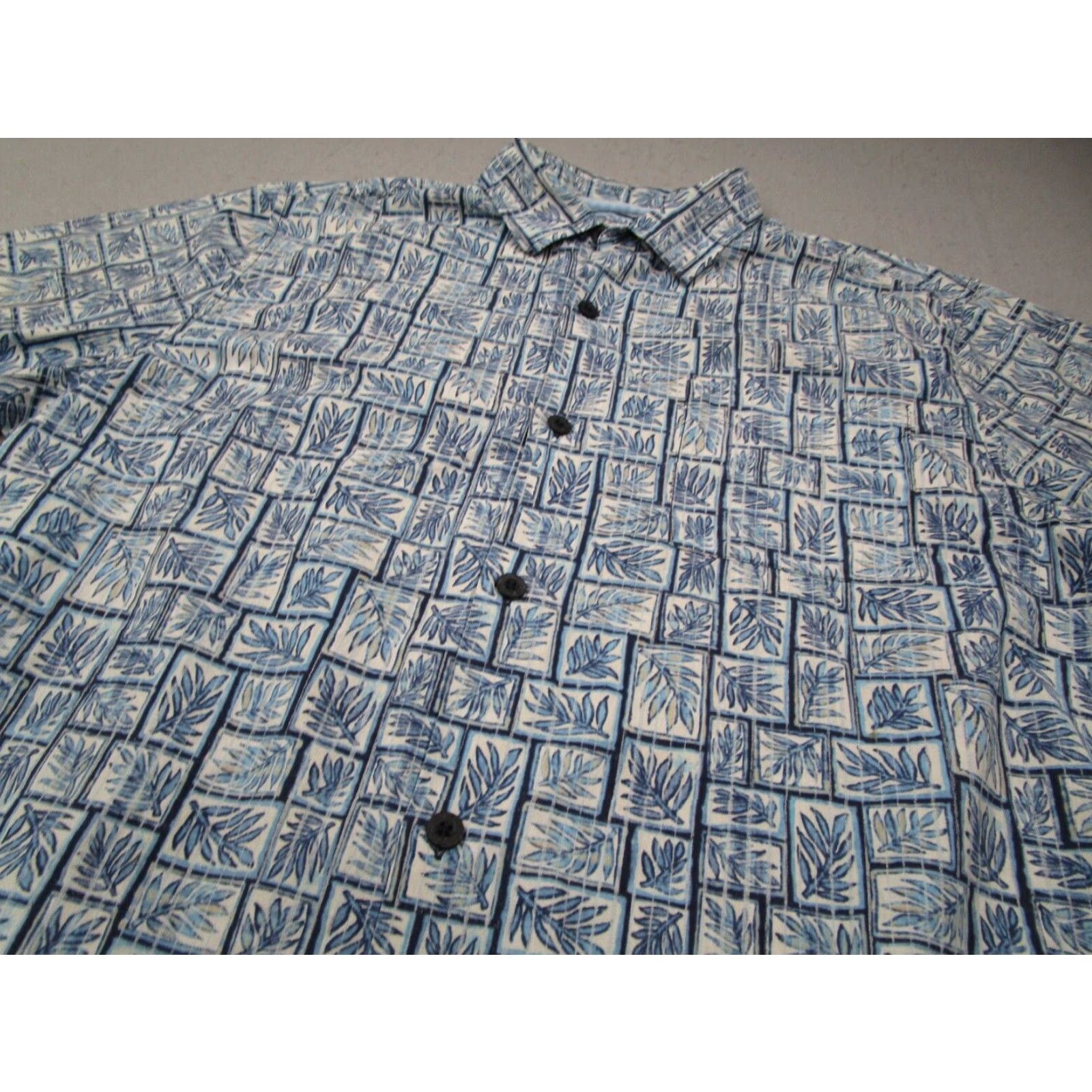 Tommy Bahama Tommy Bahama Mens XL Blue Floral Short Sleeve Hawaiian Button Up Shirt Cotton Silk Blend Size US XL / EU 56 / 4 - 2 Thumbnail