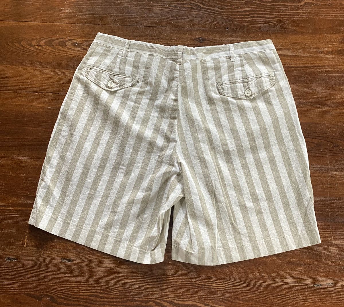 Vintage Vintage 80’s Beige & White Vertical Stripes Pleated Shorts Size US 34 / EU 50 - 12 Thumbnail