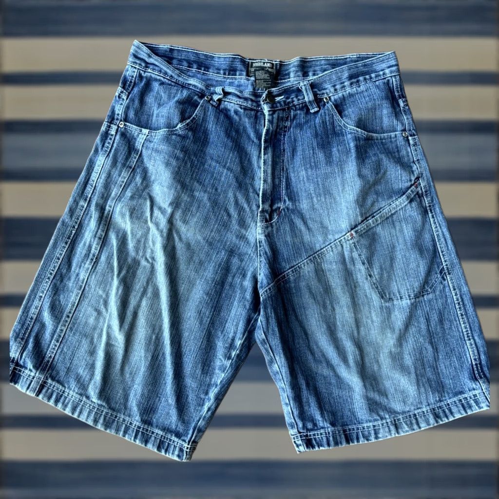 Highland 2000 VINTAGE Highland Baggy Jean Shorts Size 38 Men Denim Hip Hop Grunge 90s Y2K Skater Shorts Size US 38 / EU 54 - 1 Thumbnail