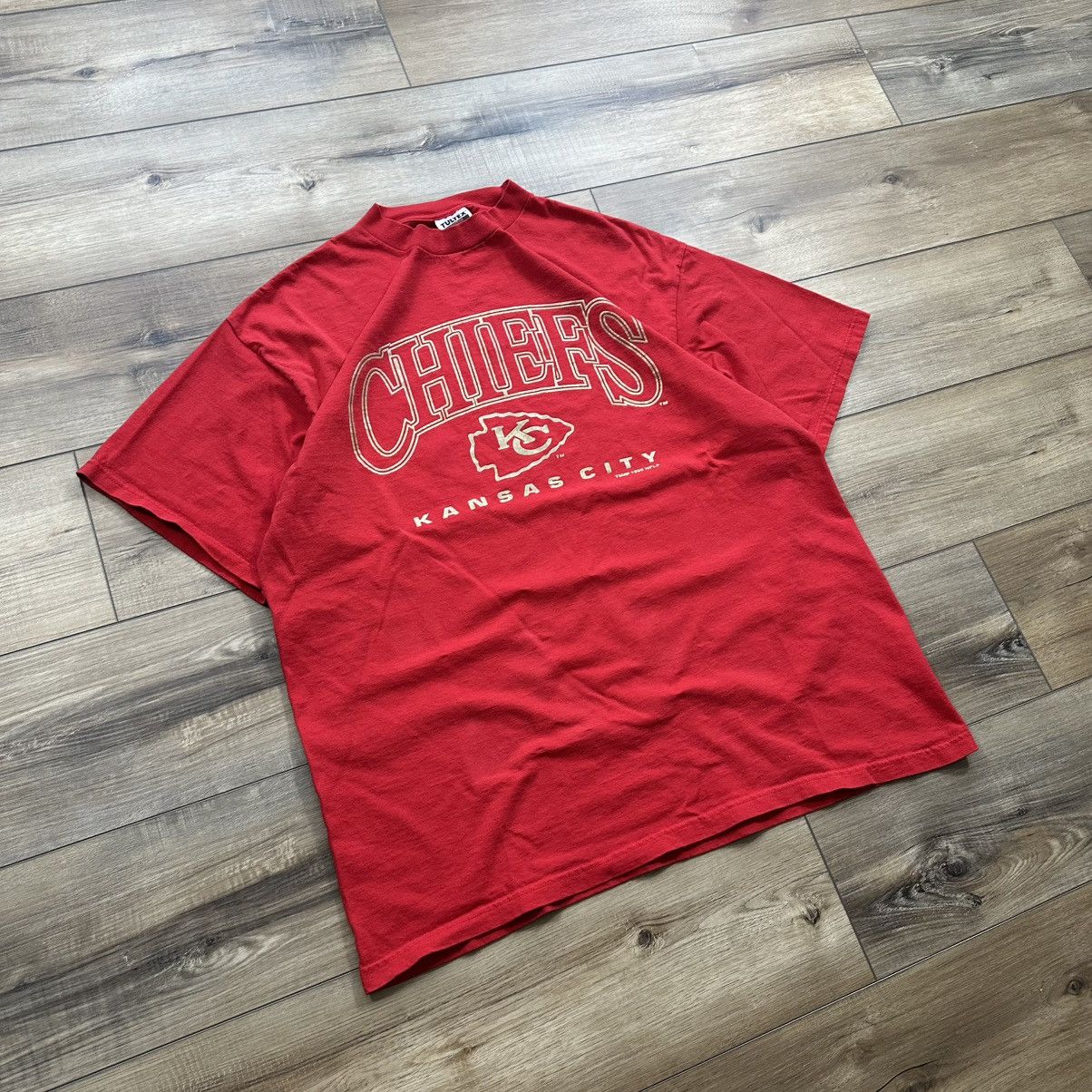 Tultex Vintage 1996 Kansas City Chiefs NFL Spell Out Graphic Tee Size US XXL / EU 58 / 5 - 2 Thumbnail