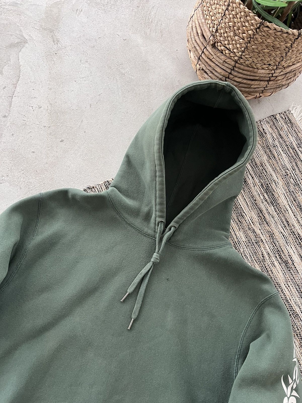 Pleasures Vintage Rare Pleasures Green Hoodie Sleeve Logo Y2K sk8 Size US L / EU 52-54 / 3 - 4 Thumbnail