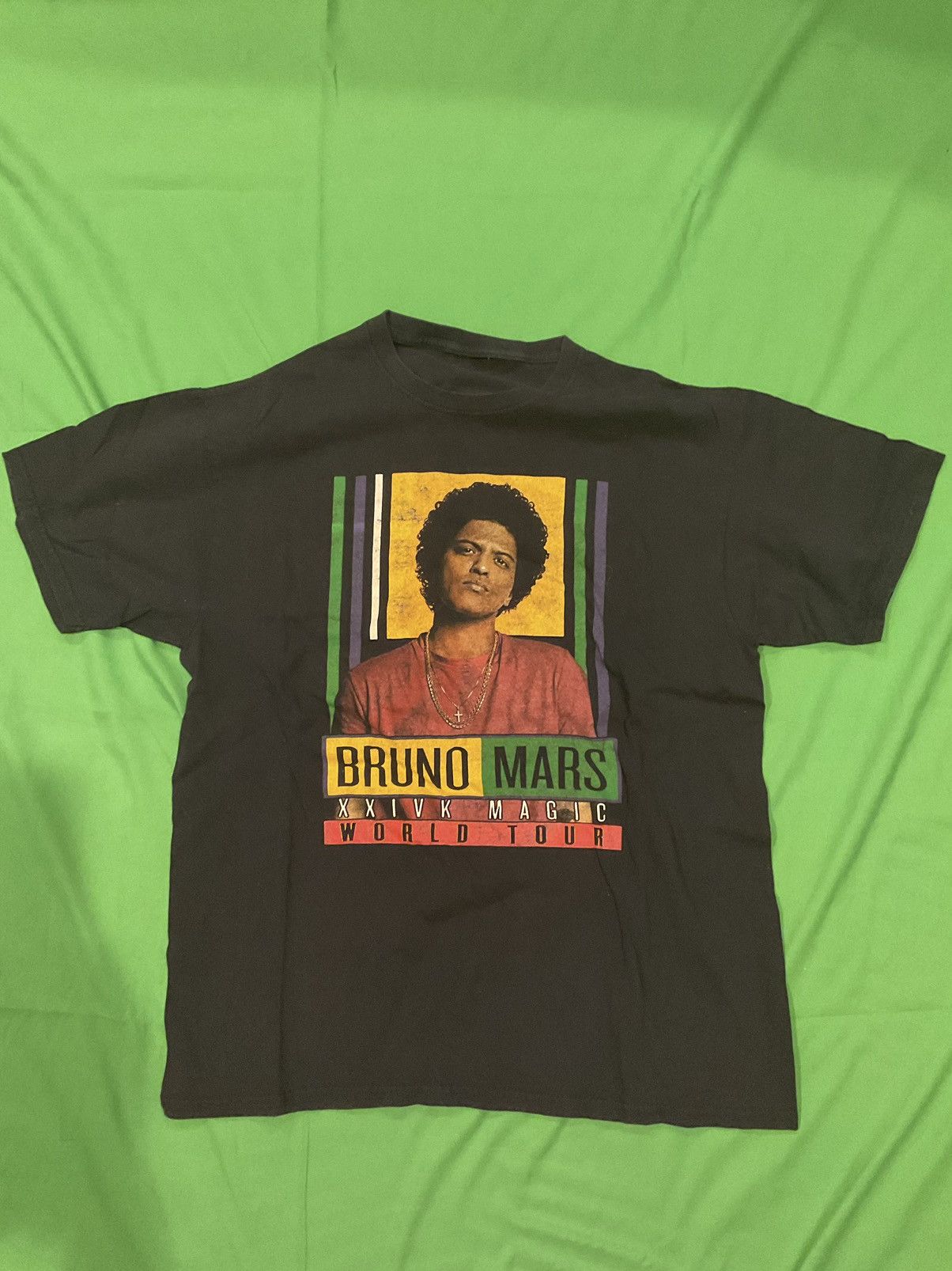 Vintage Bruno Mars World Tour 2018 black cotton t-shirt Size US XL / EU 56 / 4 - 1 Thumbnail