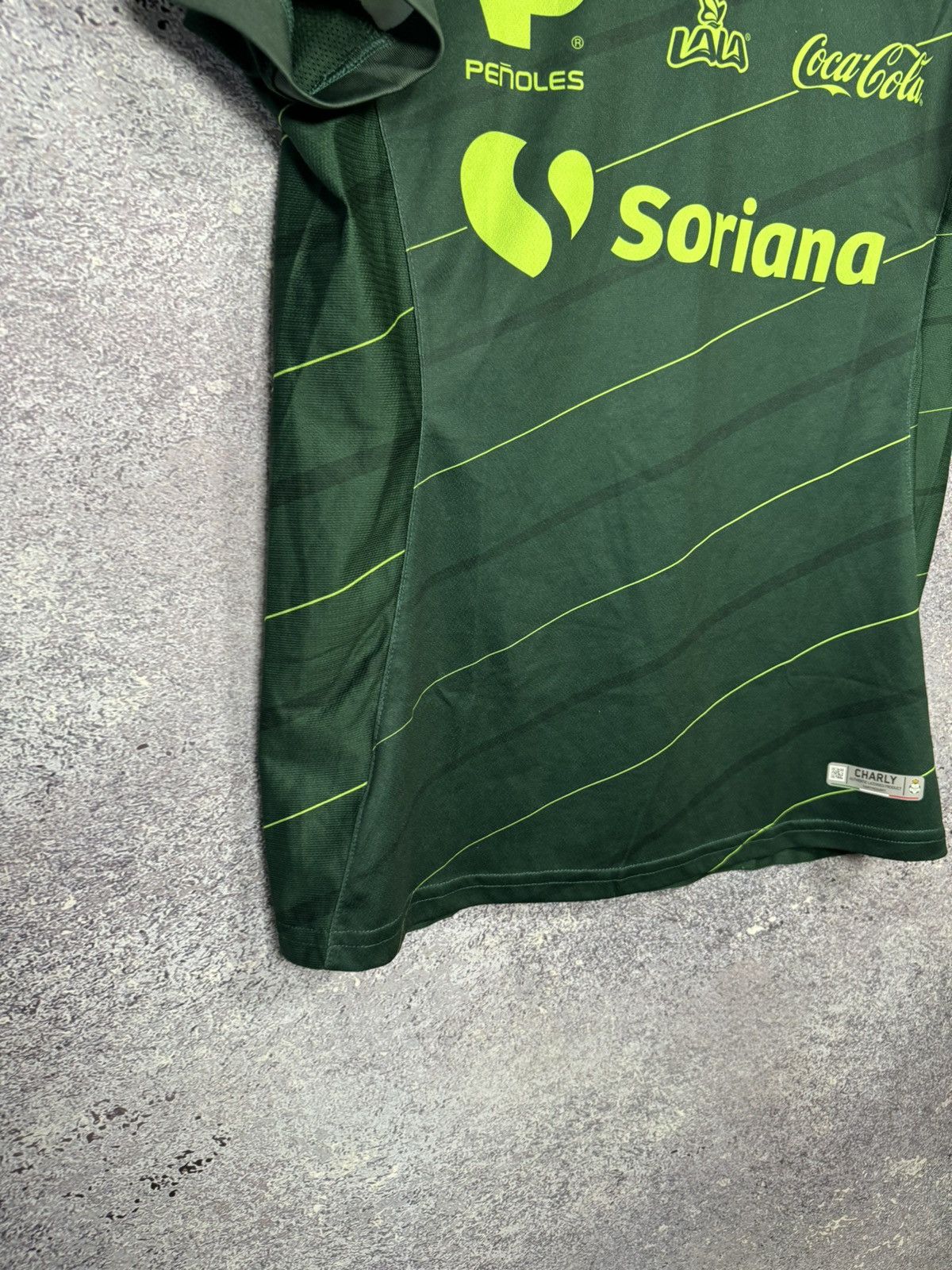 Vintage Vintage Santos Laguna 2019/20 Charly Soccer Jersey Medium Size US M / EU 48-50 / 2 - 7 Thumbnail