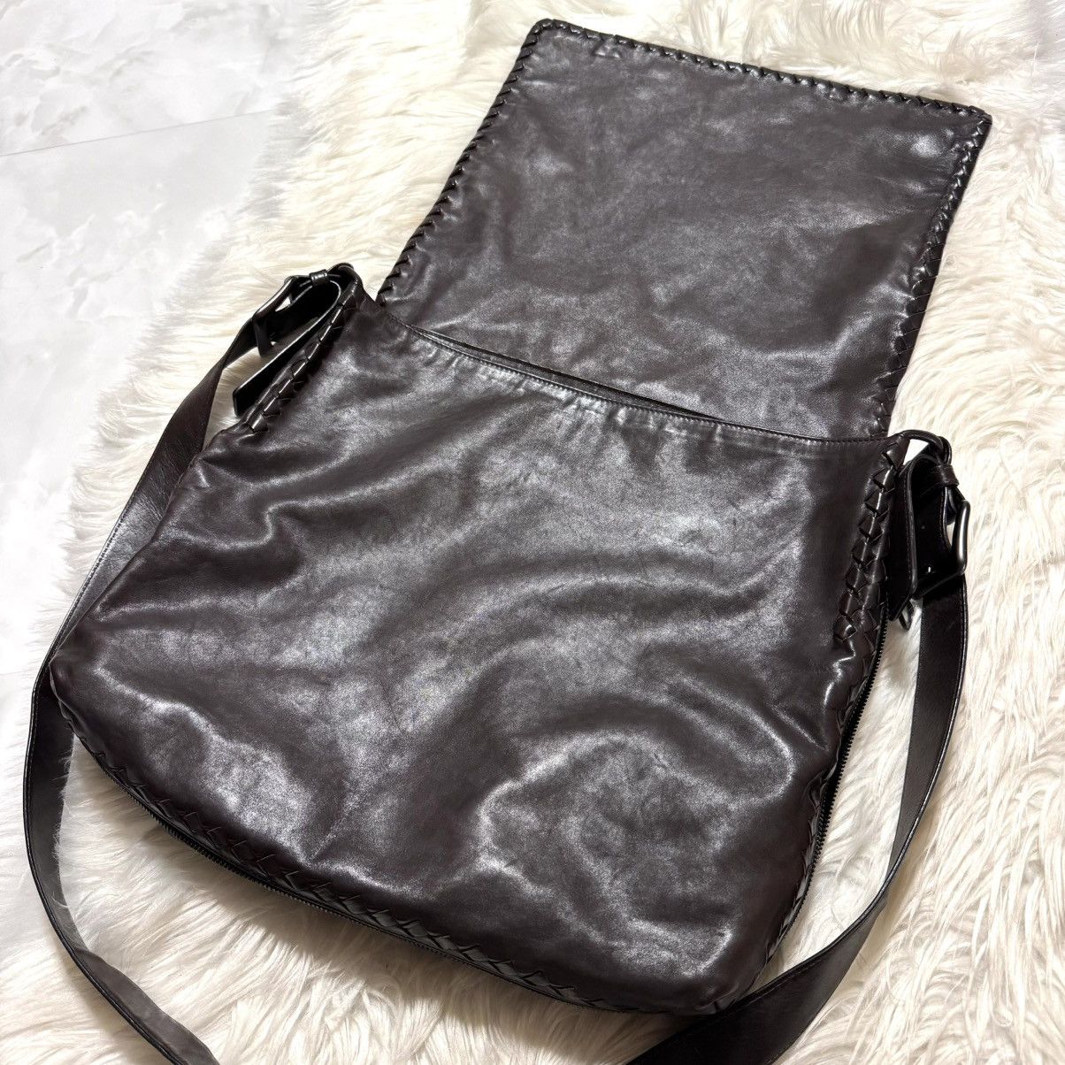 Bottega Veneta Bottega Veneta Intrecciato Piping Leather Shoulder Bag Size ONE SIZE - 19 Thumbnail