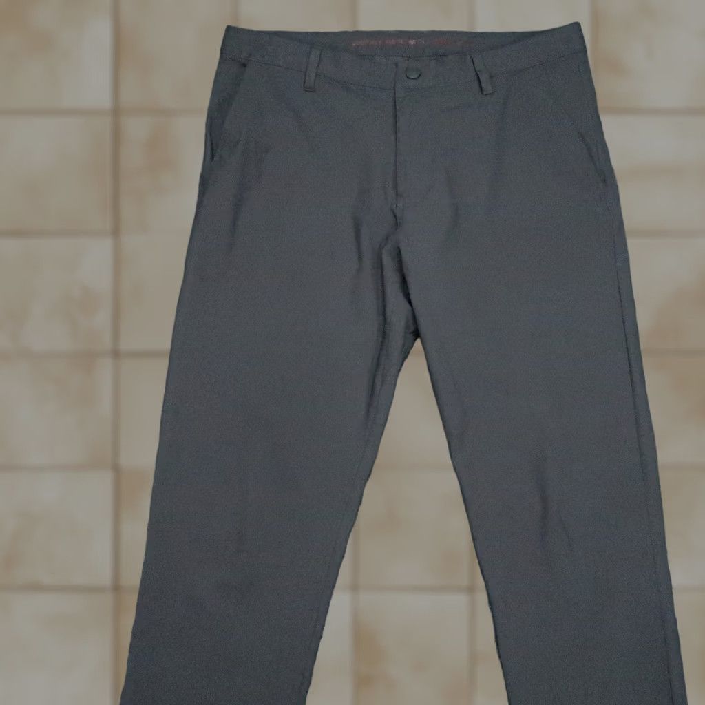 Rhone Rhone Pants Mens 34x32 Gray Commuter Stretch Zip Pocket Straight Stretch Size US 34 / EU 50 - 1 Thumbnail