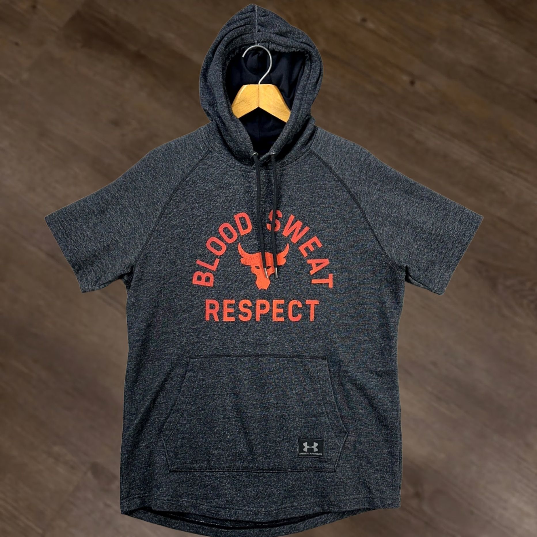 Under Armour Under Armour Shirt Hoodie Mens Large Gray Project Rock Drawstring Short Sleeve Size US L / EU 52-54 / 3 - 1 Thumbnail