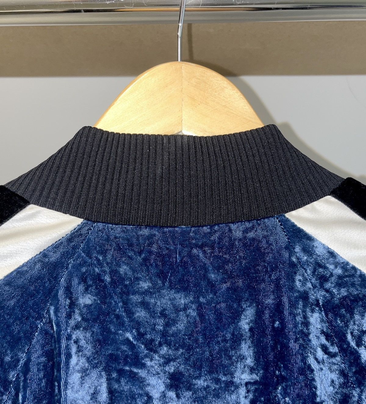 Off-White Off-White Navy Blue Velvet & Satin trim bomber jacket Size M / US 6-8 / IT 42-44 - 8 Thumbnail