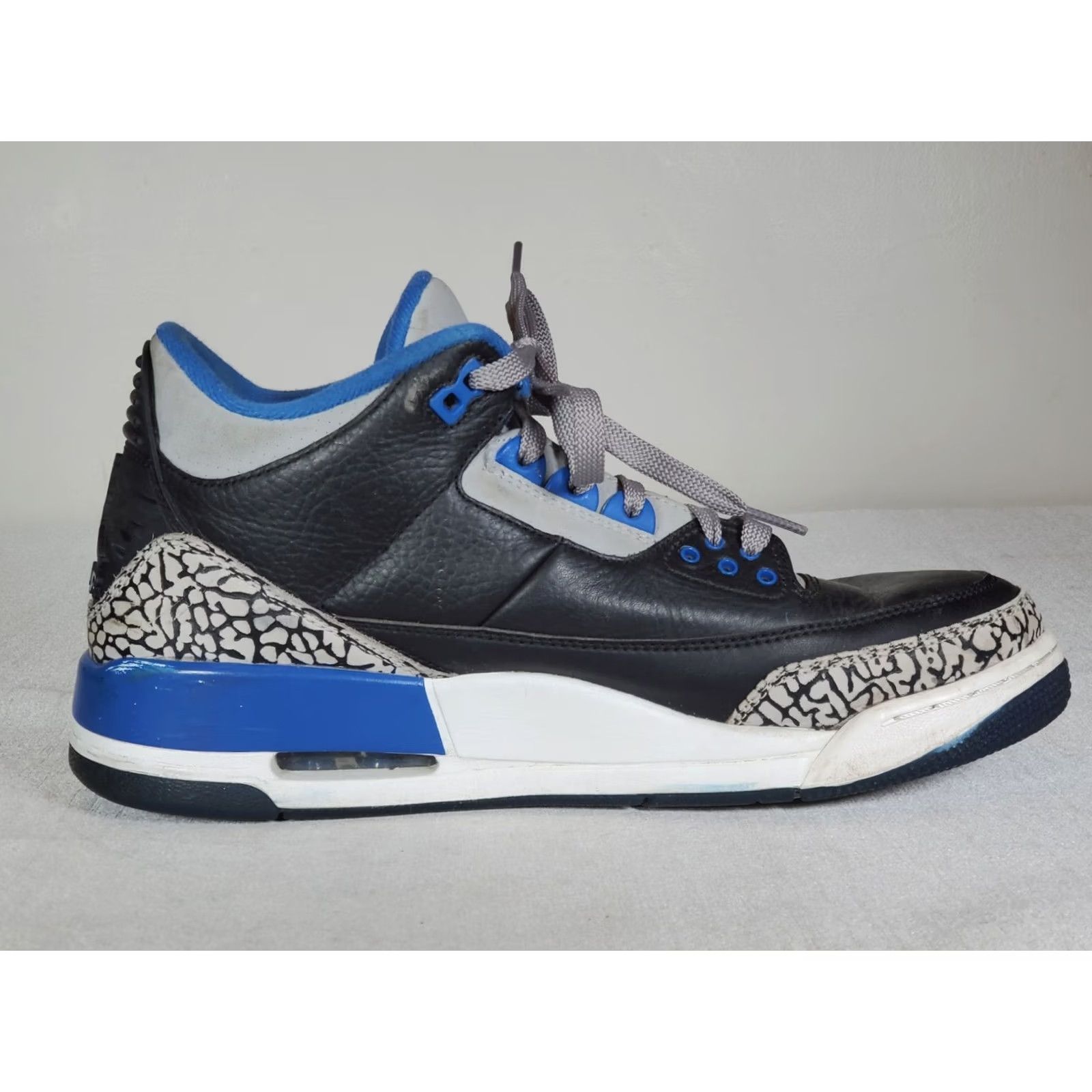 Jordan Brand Nike Air Jordan 3 Retro Black Sport Blue Wolf Gray 136064-007 Men’s US 9.5 Sneakers Size US 10 / EU 43 - 4 Thumbnail
