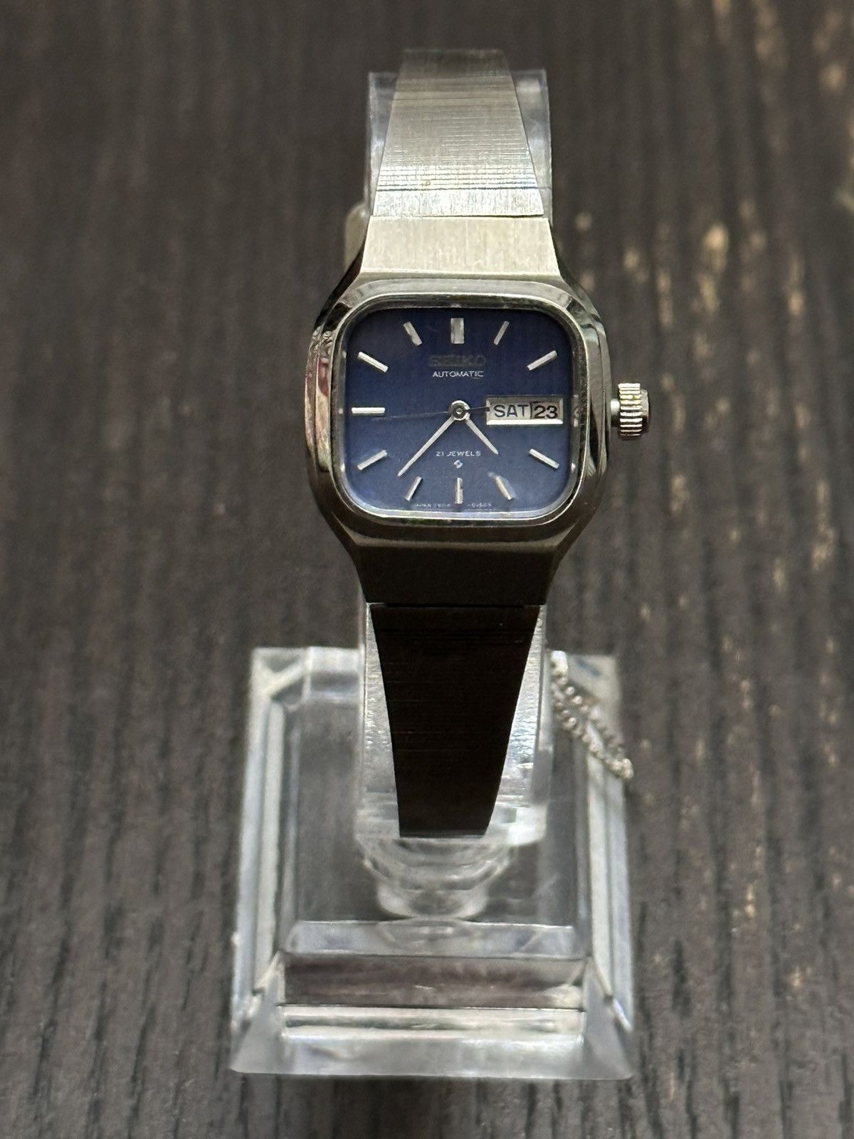 Seiko 1976 Seiko Vintage TV Case Automatic Rarest Wrist-Watch Size ONE SIZE - 2 Thumbnail