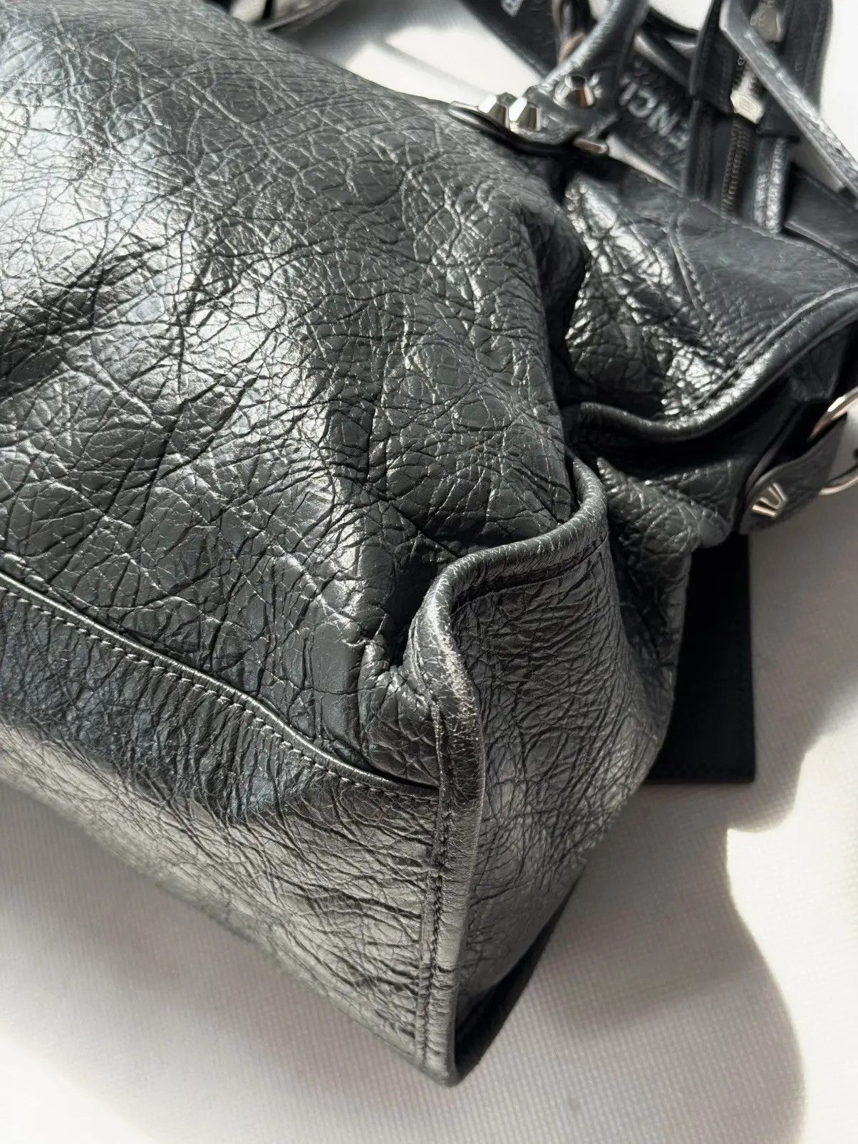 Balenciaga Vintage Balenciaga 00s City Bag Distressed Leather Handbag Size ONE SIZE - 19 Thumbnail
