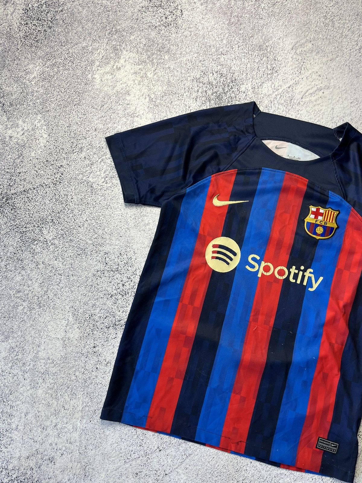 Vintage Nike Barcelona 2022/23 Home Soccer Football Jersey Men’s Size US S / EU 44-46 / 1 - 3 Thumbnail