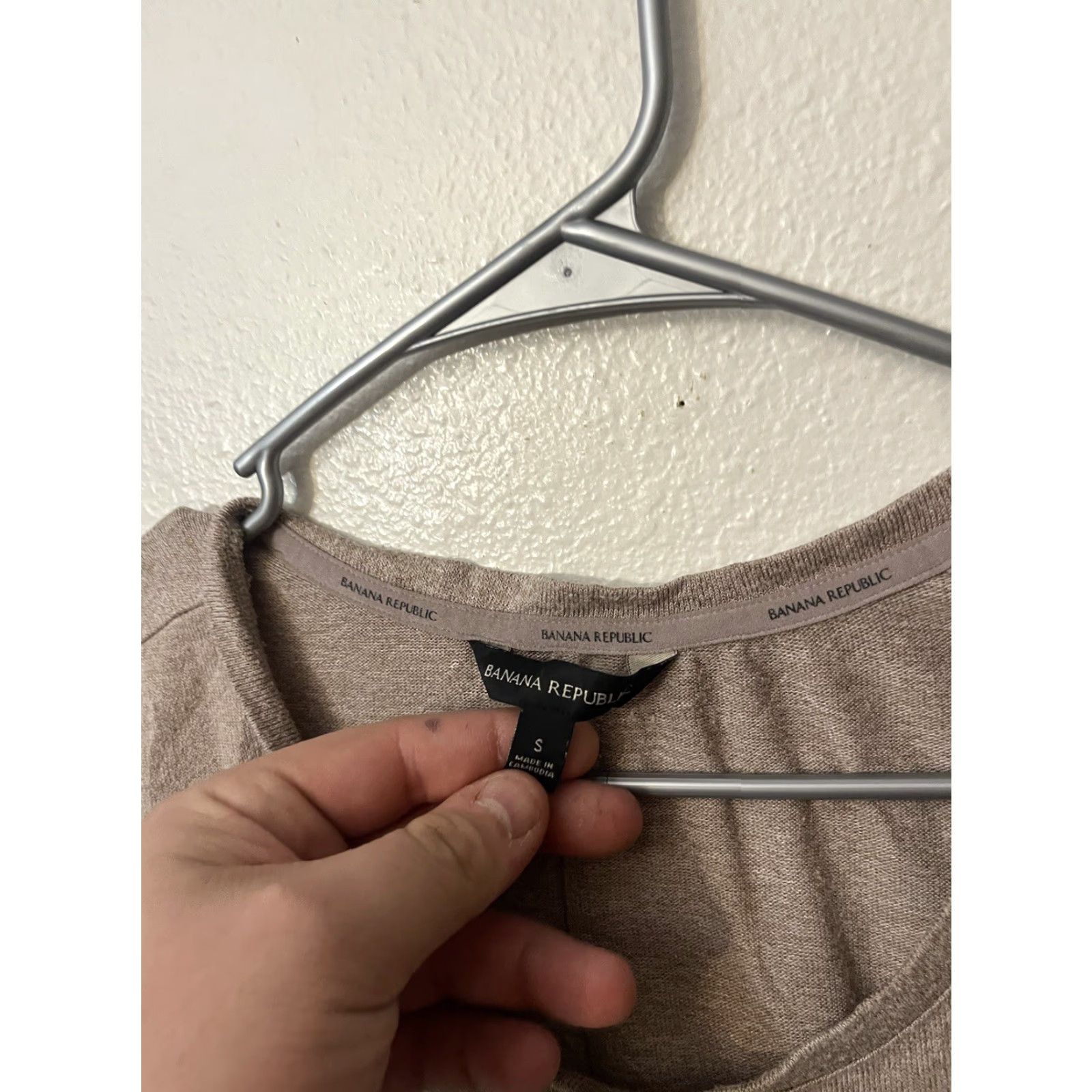 Banana Republic Banana Republic Shirt Ladies' Long Sleeve Scoop Neck Top Brown Small Regular Size S / US 4 / IT 40 - 3 Thumbnail
