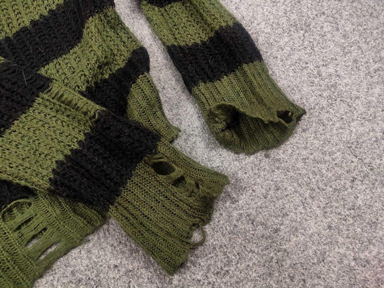Hysteric Glamour hysteric glamour distressed striped green sweater Y2K Style Size US S / EU 44-46 / 1 - 9 Thumbnail