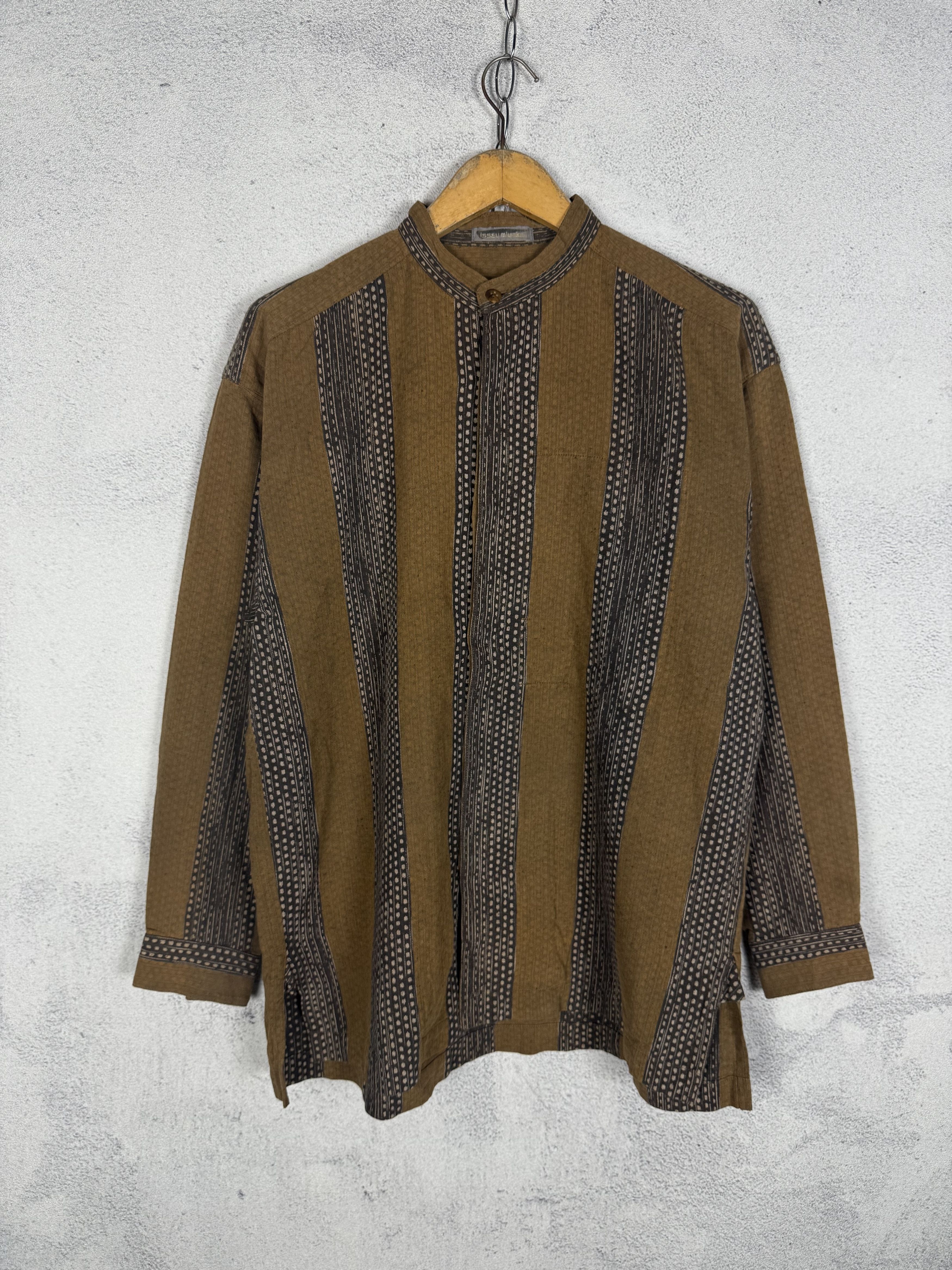 Issey Miyake Vintage 90s Issey Miyake Abstract Pattern Shanghai Shirt Size US M / EU 48-50 / 2 - 1 Thumbnail