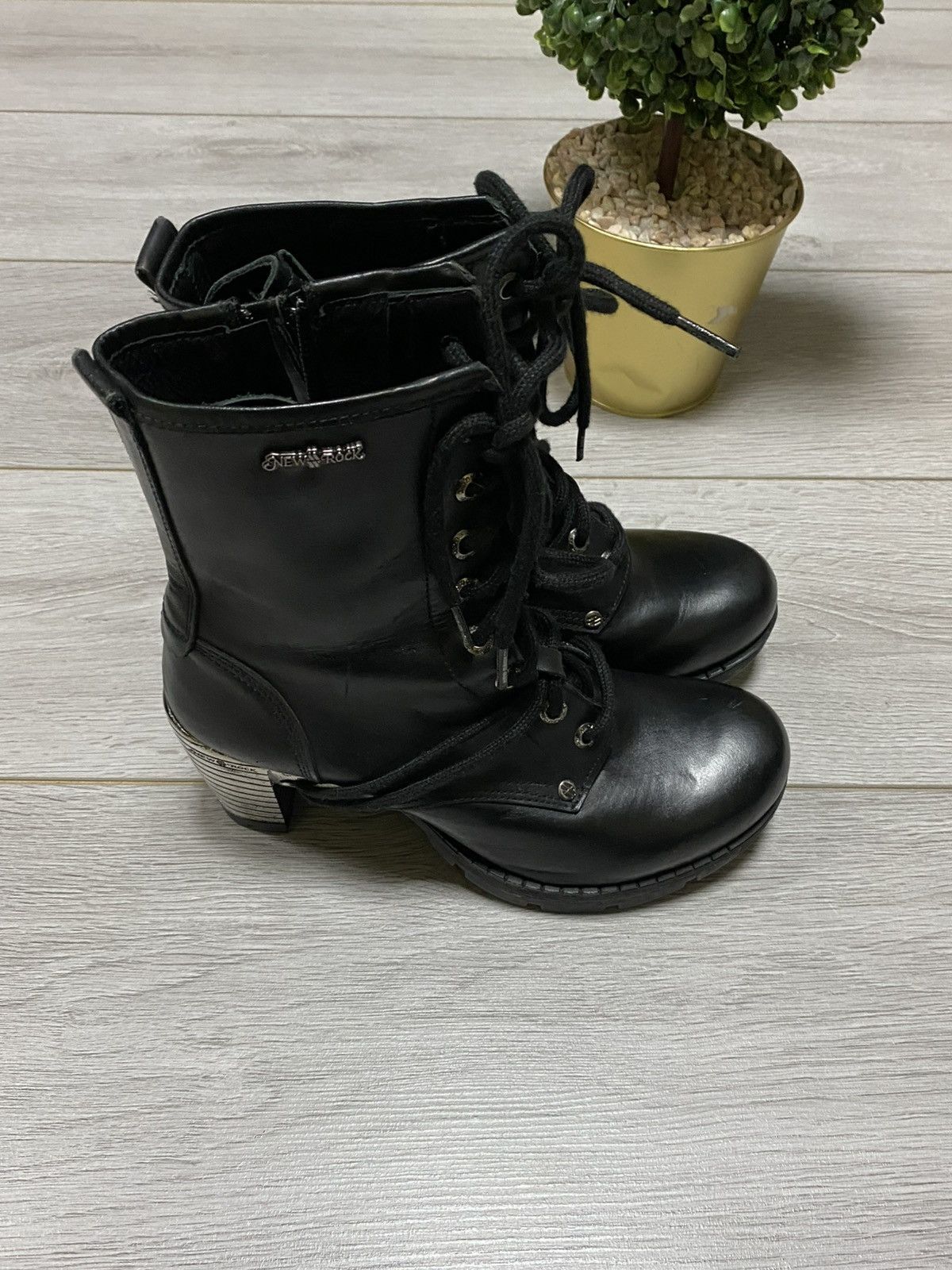 New Rock New Rock leather boots metallic heels long lace zip Size US 7.5 / IT 37.5 - 7 Thumbnail