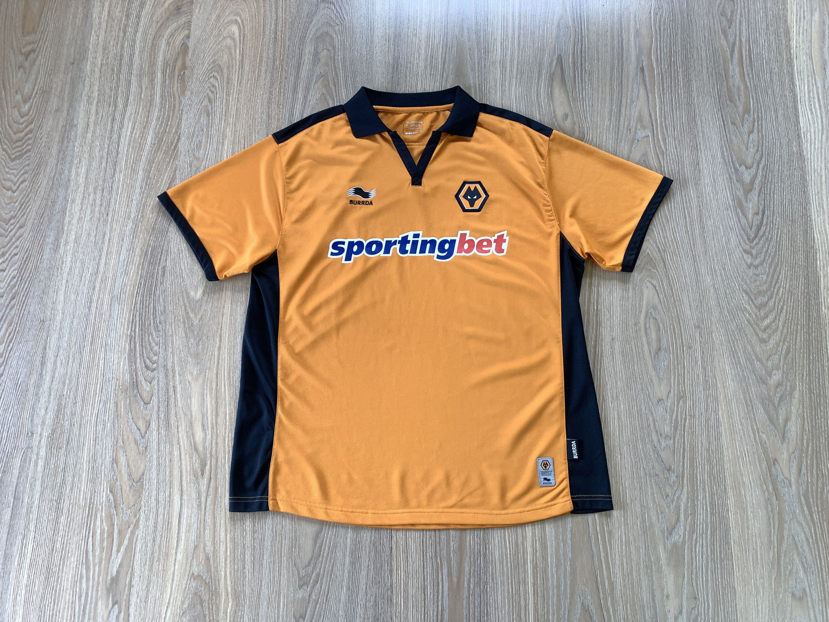 Vintage Vintage Burda Wolves Home Shirt 2010-2011 Size US XL / EU 56 / 4 - 1 Thumbnail