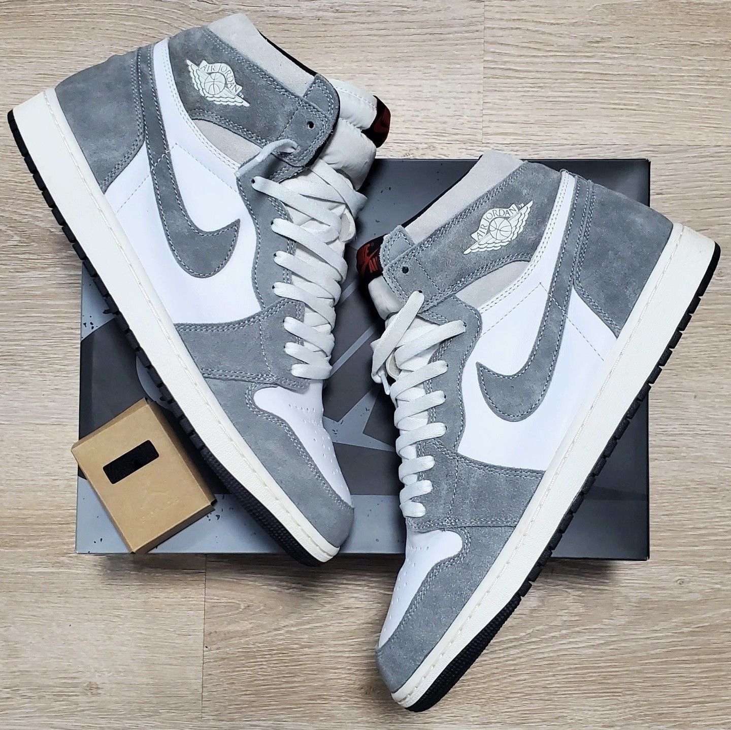 Jordan Brand × Nike Air Jordan 1 Retro OG High Washed Black Pre Owned VNDS Size US 13 / EU 46 - 2 Thumbnail