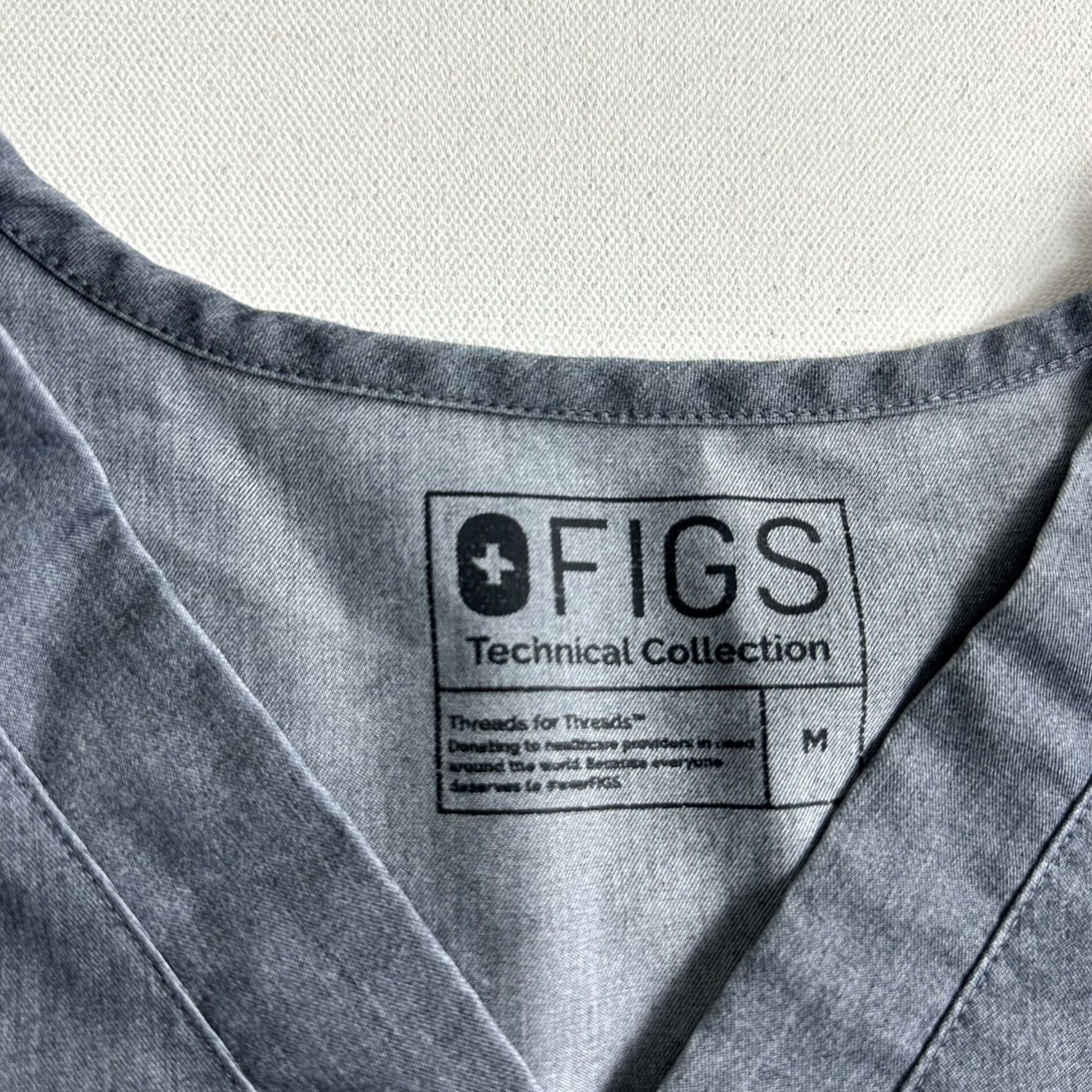 Vintage FIGS Catarina Hand Pockets Solid Gray Scrub Top Womens Size Medium Uniform Size M / US 6-8 / IT 42-44 - 7 Thumbnail